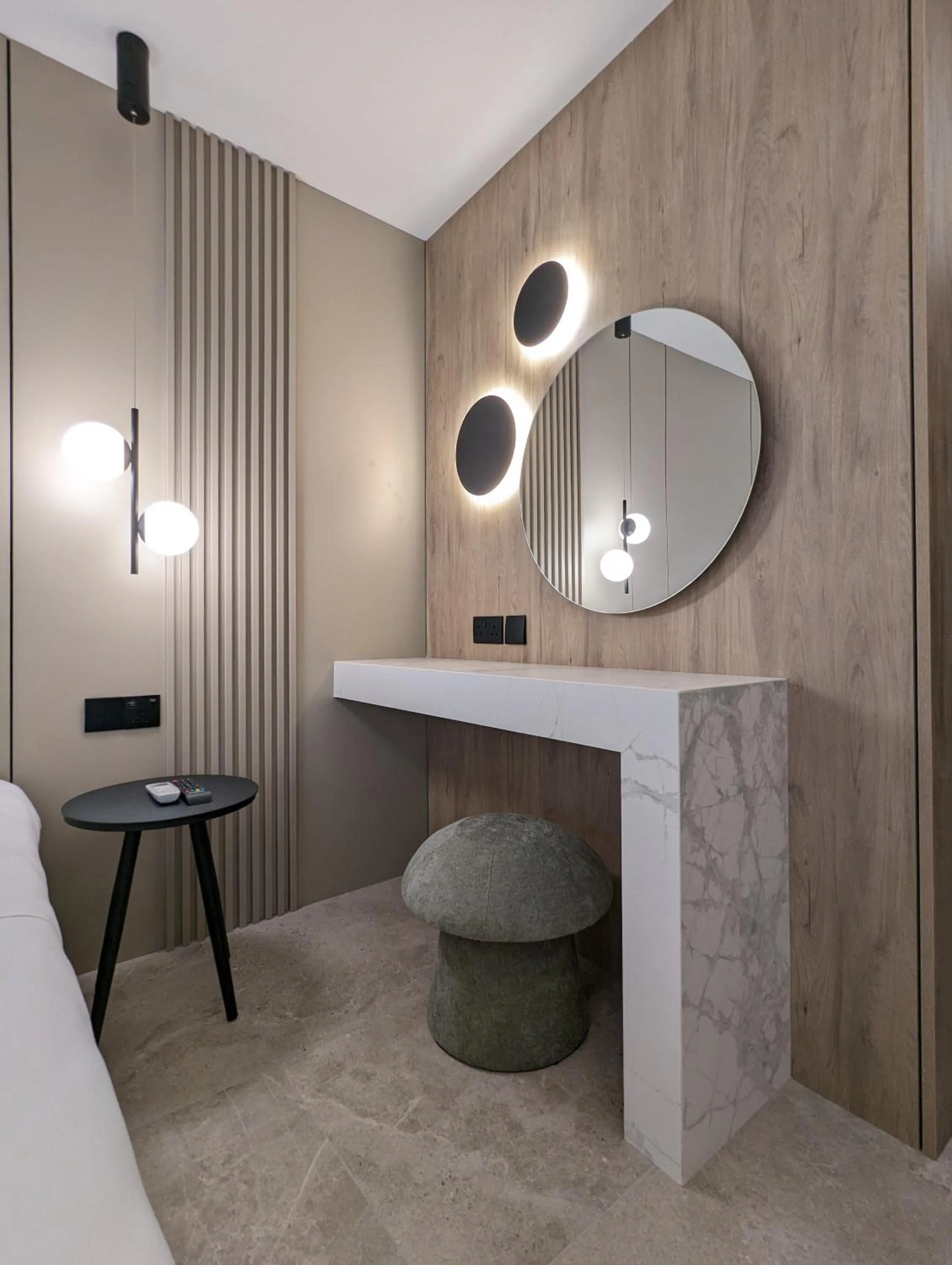 Decorative detail in Tuck Inn