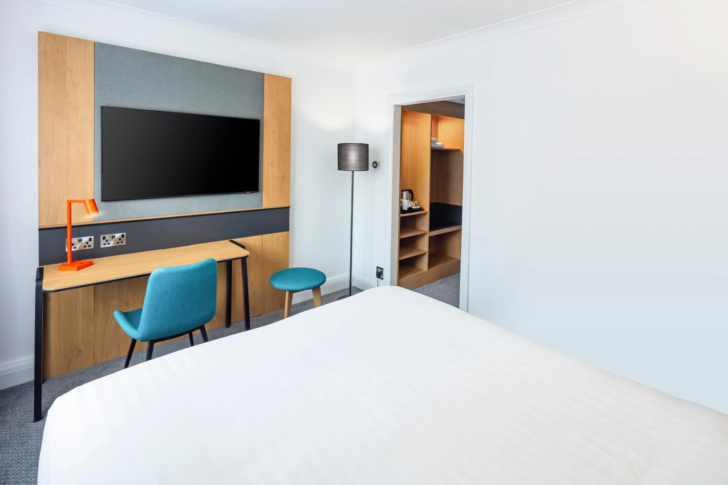 TV and multimedia, Bed in Holiday Inn Reading South M4 Jct 11 by IHG