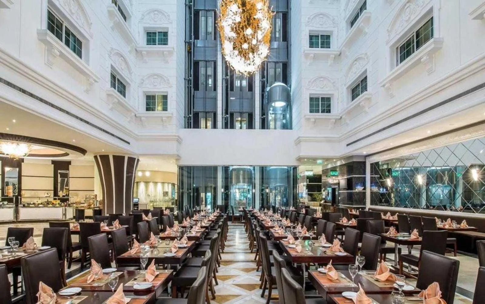 Other in Sunday Hotel Holiday international Dubai