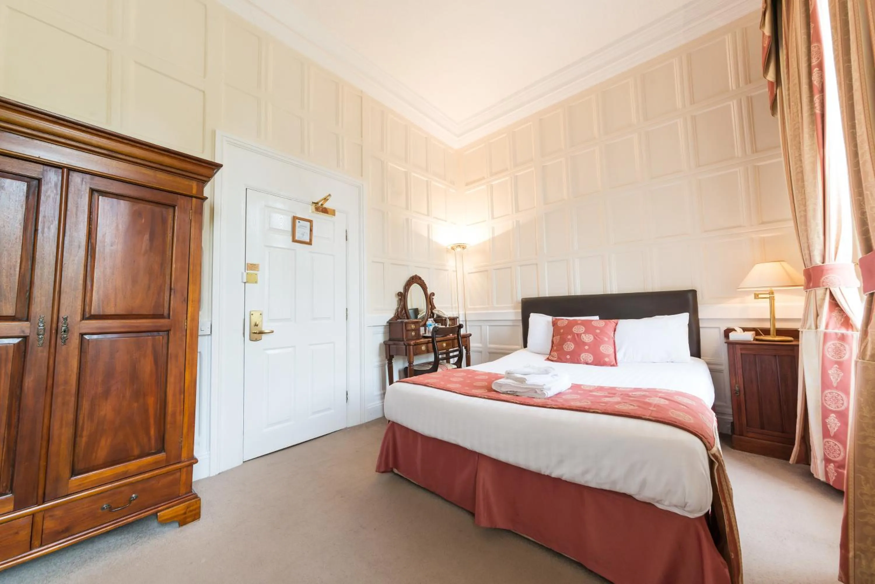 Bedroom, Bed in Haughton Hall Hotel & Leisure Club