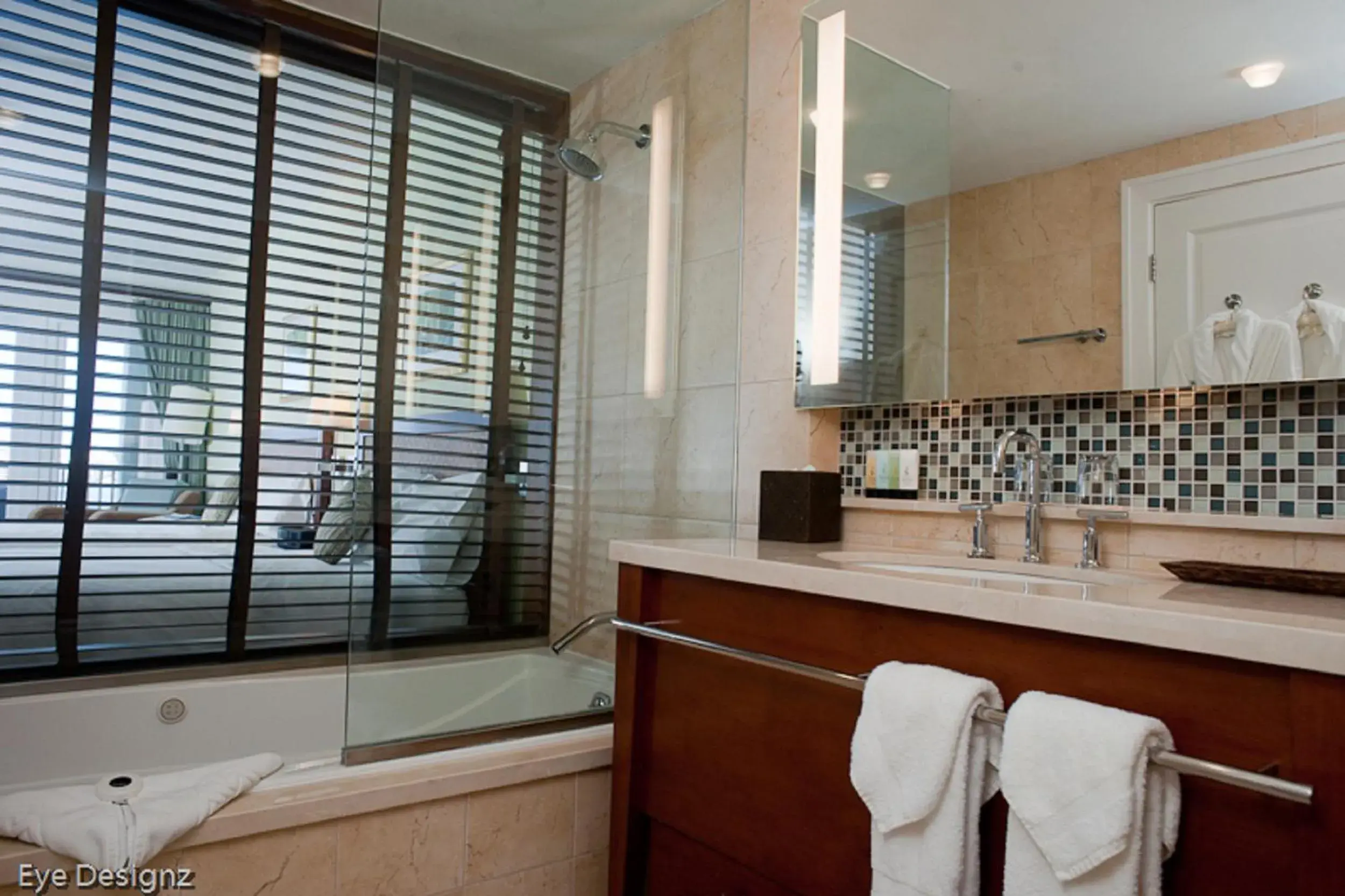 Superior Queen Room with Two Queen Beds in Newstead Belmont Hills Golf Resort & Spa Superior Queen Room with Two Queen Beds in Newstead Belmont Hills Golf Resort & Spa