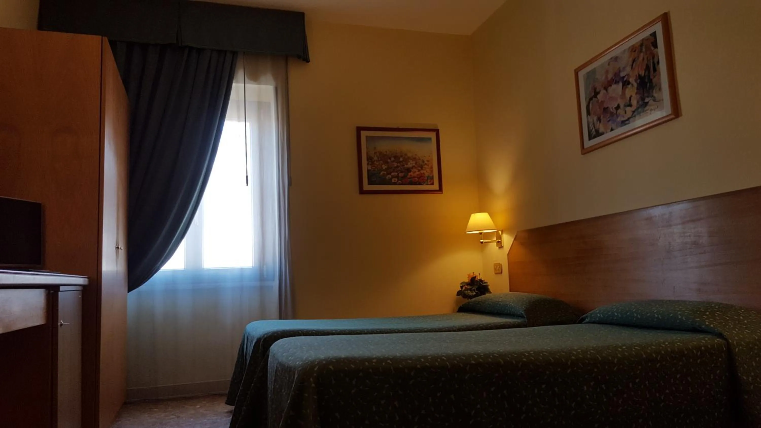 Photo of the whole room, Bed in Nuovo Albergo
