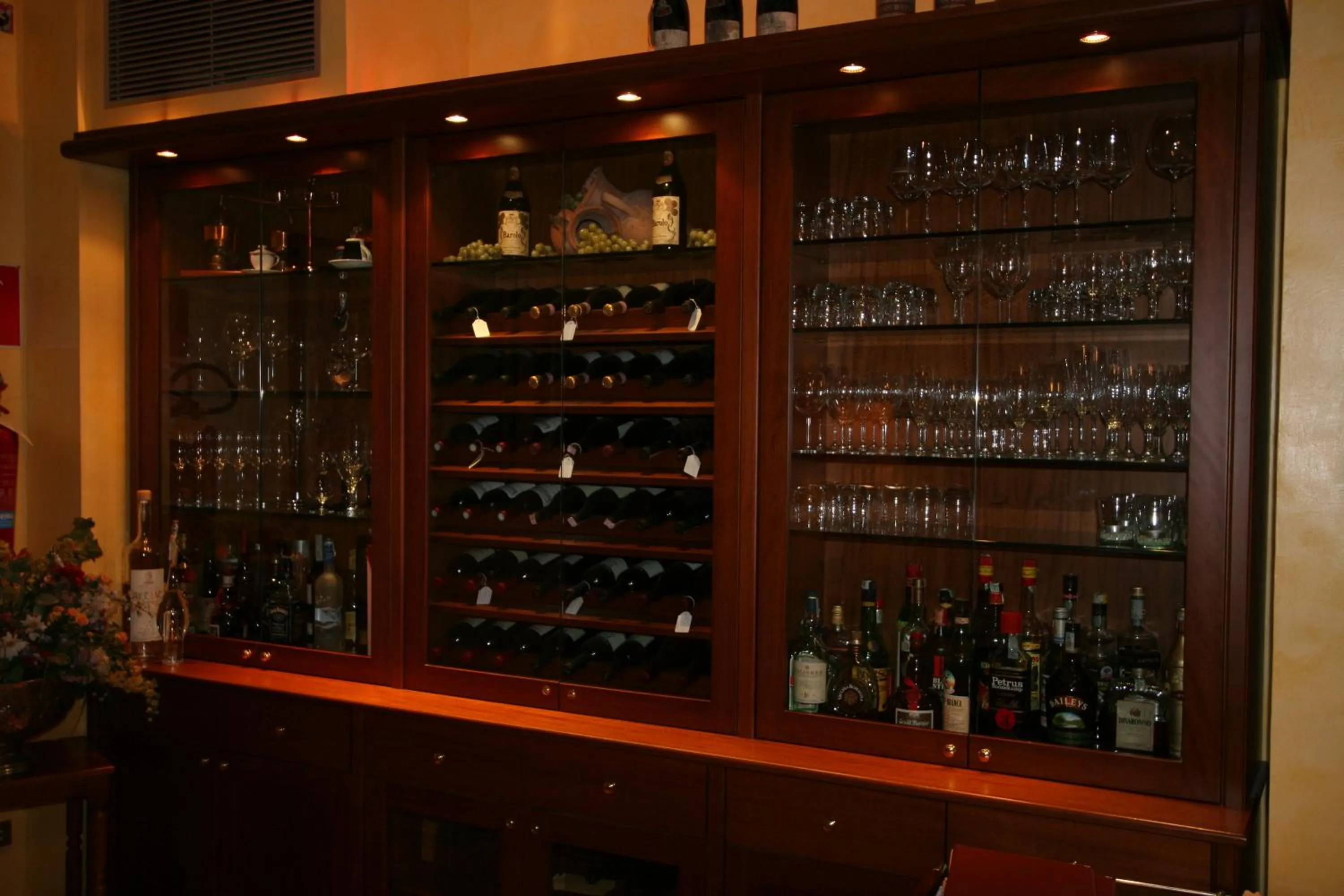 Restaurant/places to eat in Nuovo Albergo