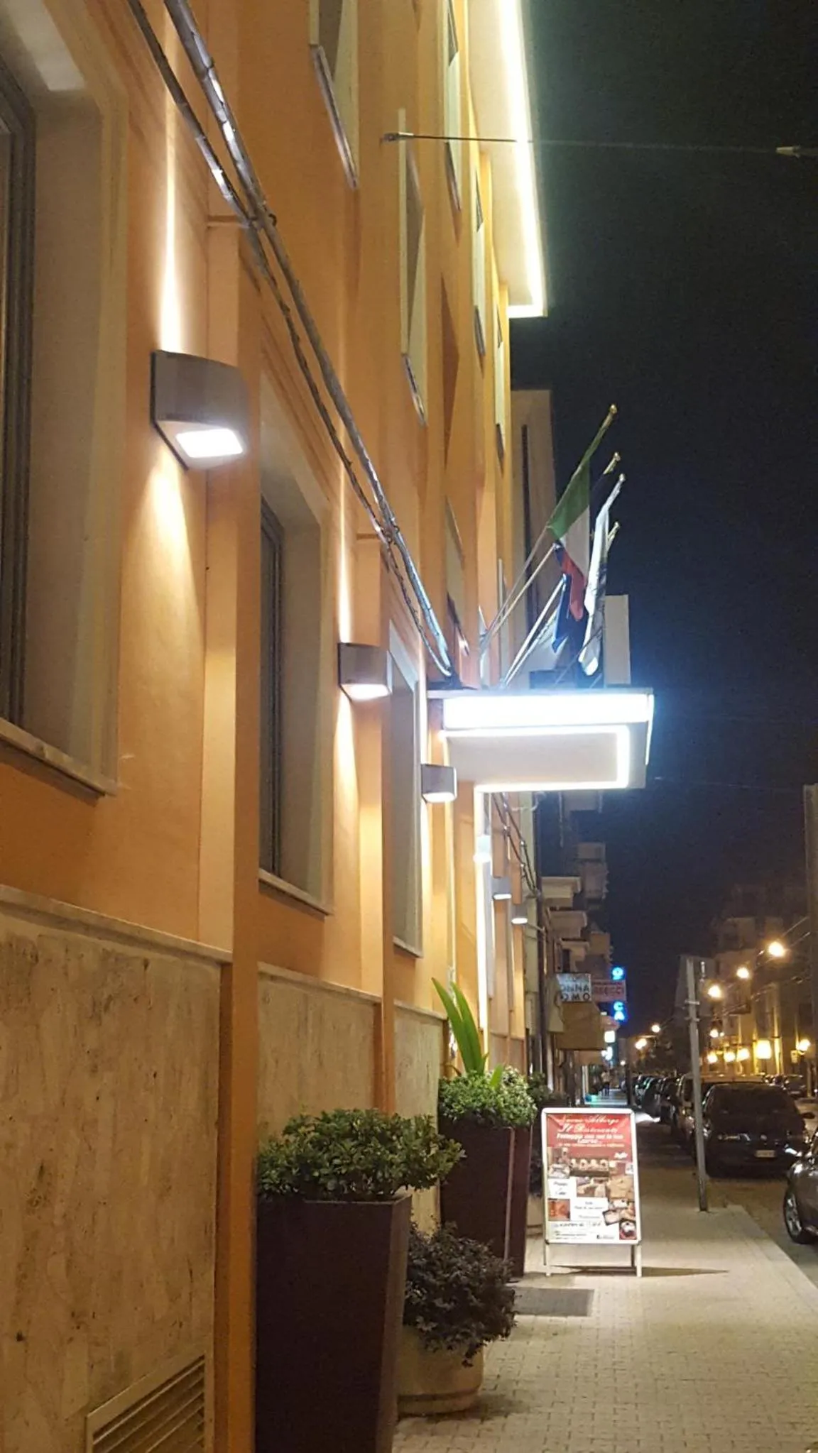 Property building in Nuovo Albergo