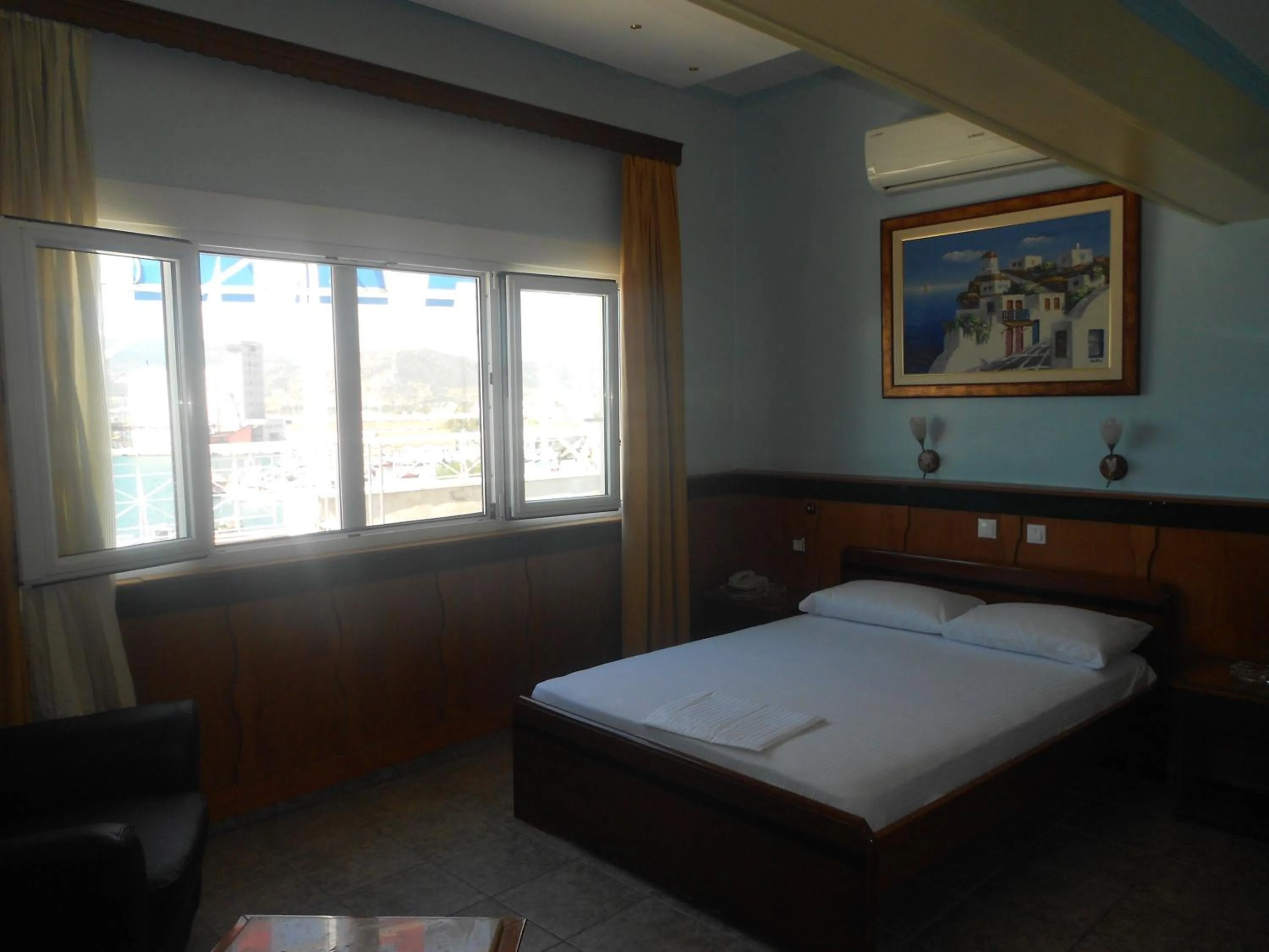 Bed in Hotel Admitos