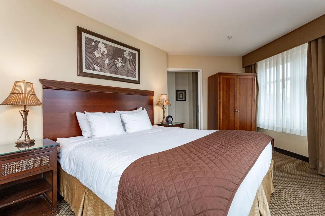 Bed in Jefferson Street Inn