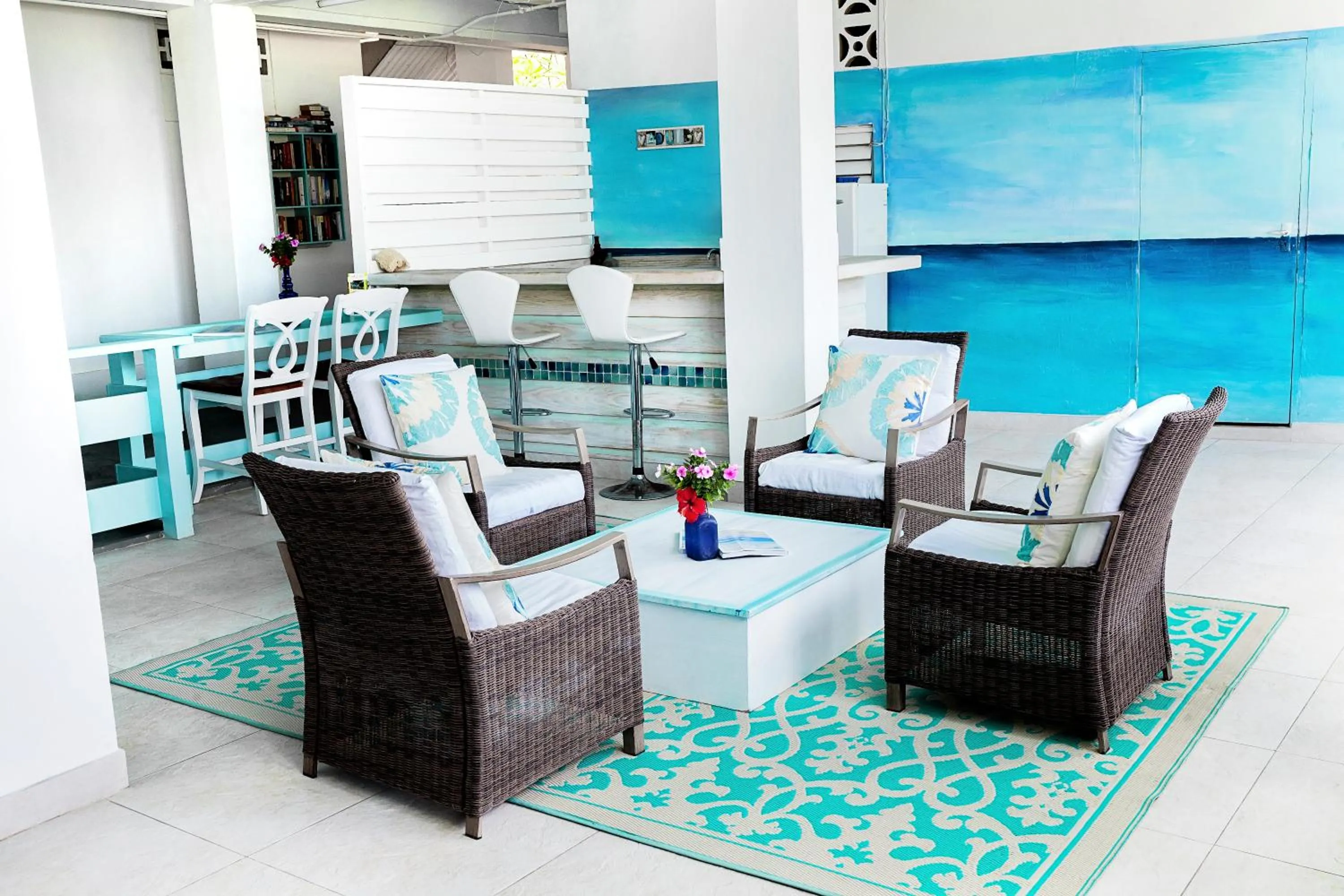 Communal lounge/ TV room in Adulo Apartments