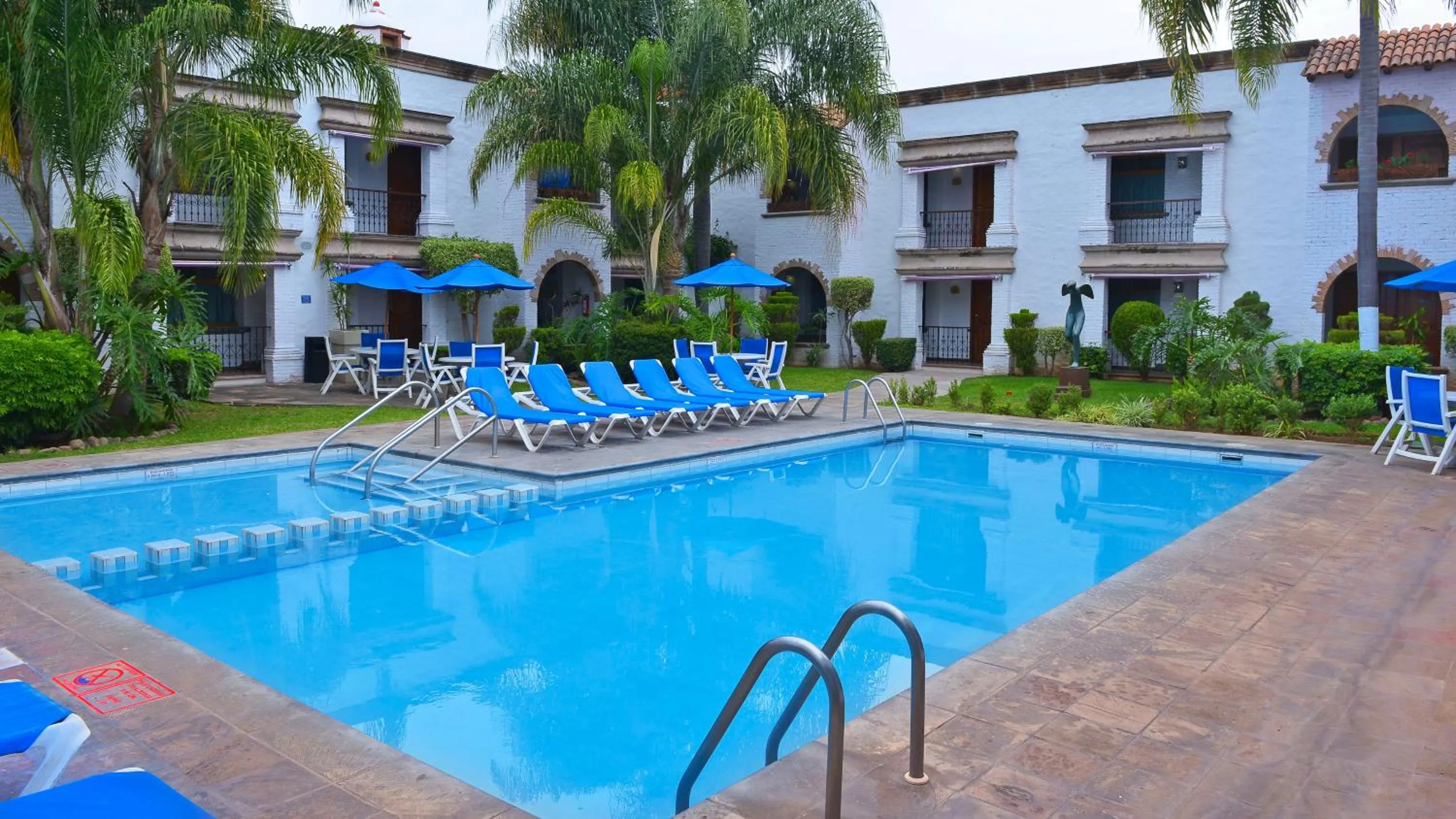 Swimming pool in Holiday Inn Express Morelia by IHG