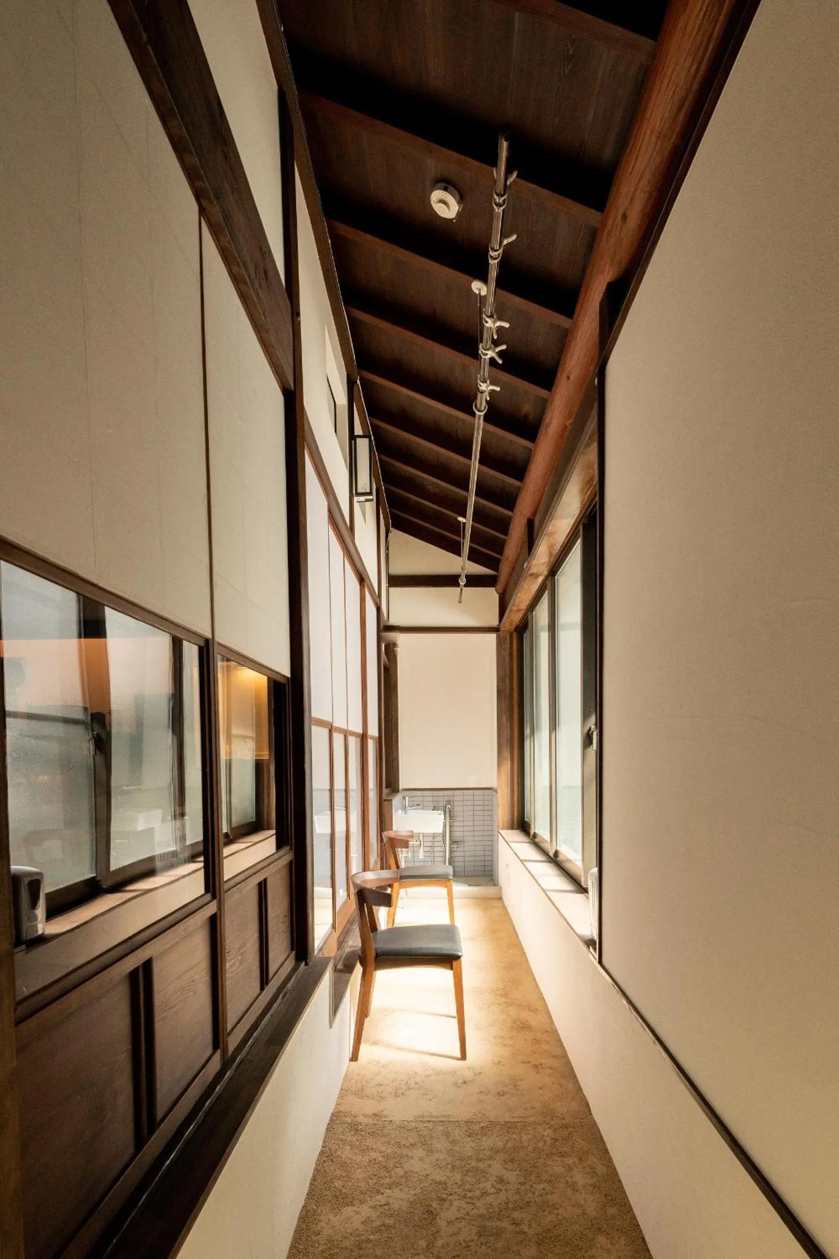 Seating area in Kohaku AMBER Kamakura Zaimokuza