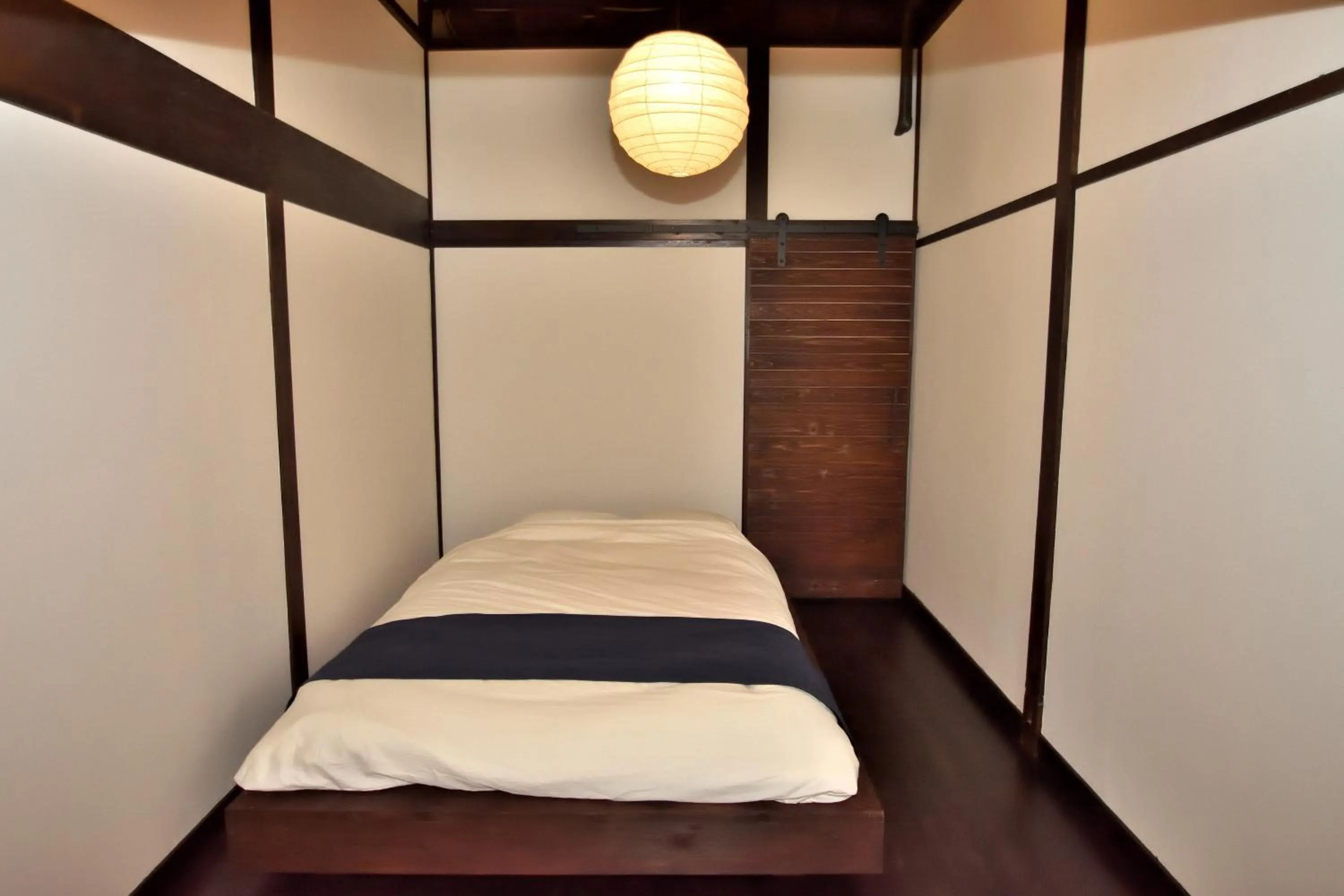 Bedroom, Bed in Kohaku AMBER Kamakura Zaimokuza