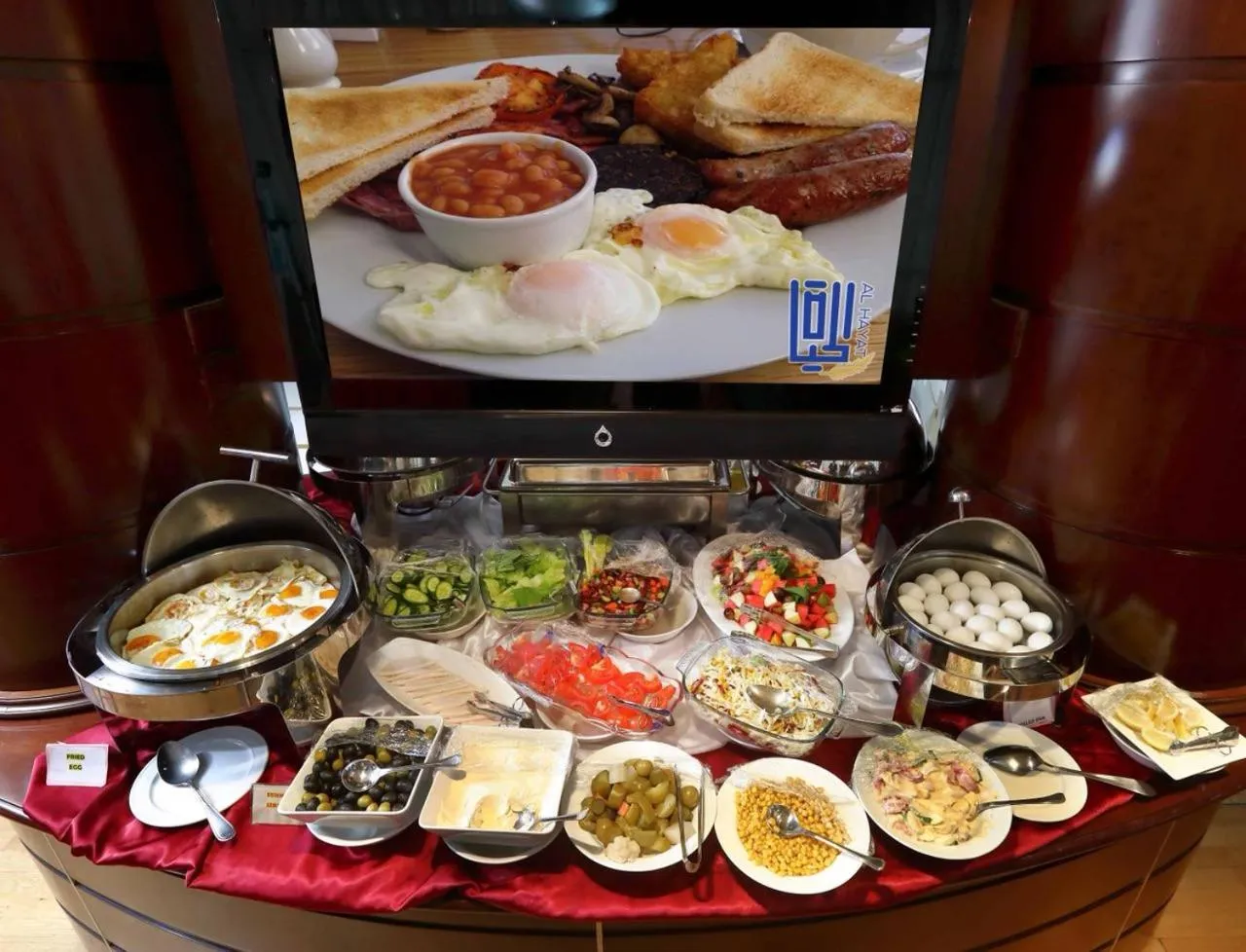 Buffet breakfast in Al Hayat Hotel Suites