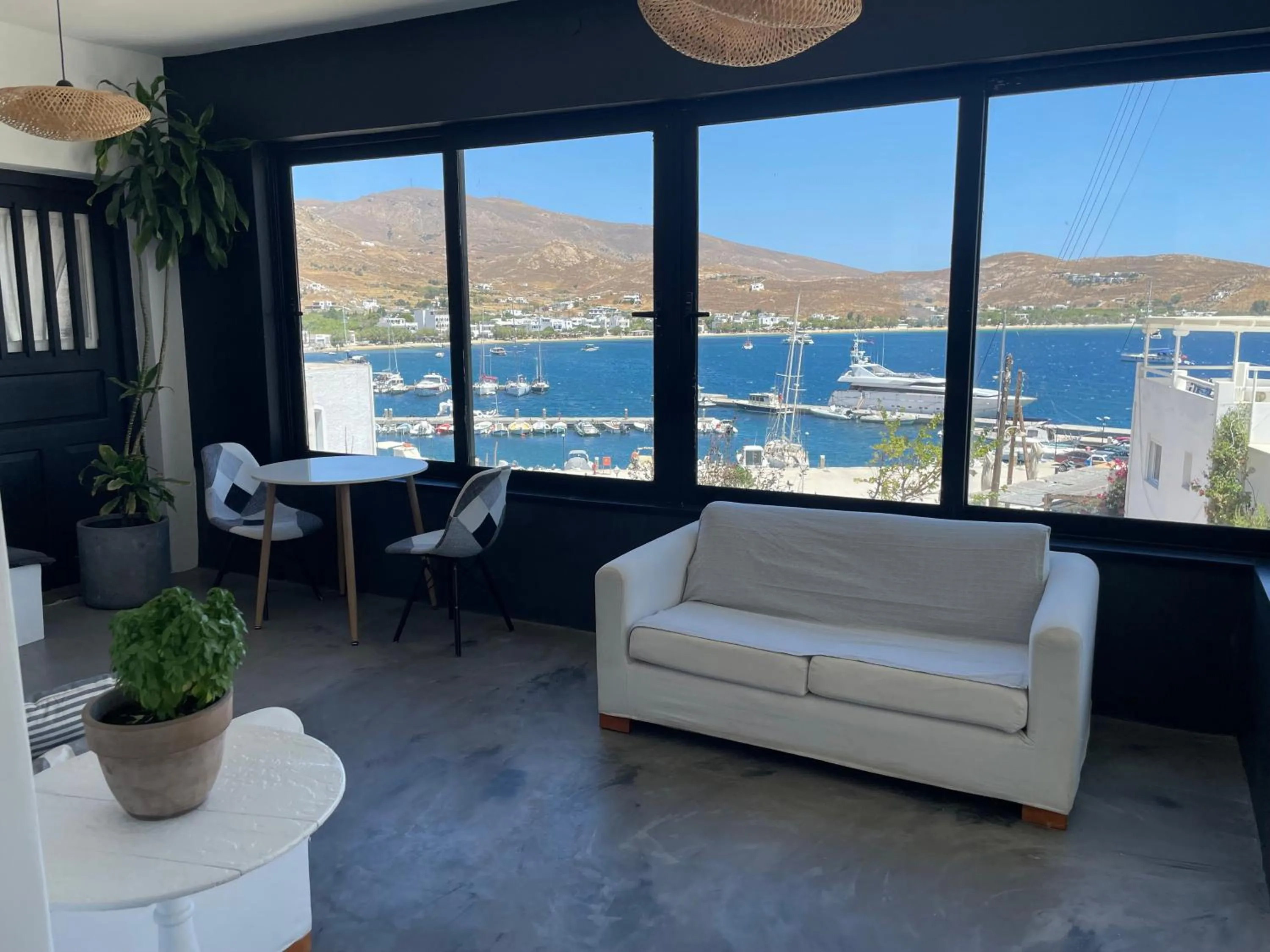 Property building in Cristi Rooms