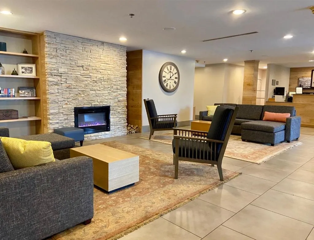 Lobby or reception in Country Inn & Suites by Radisson, Jackson, TN