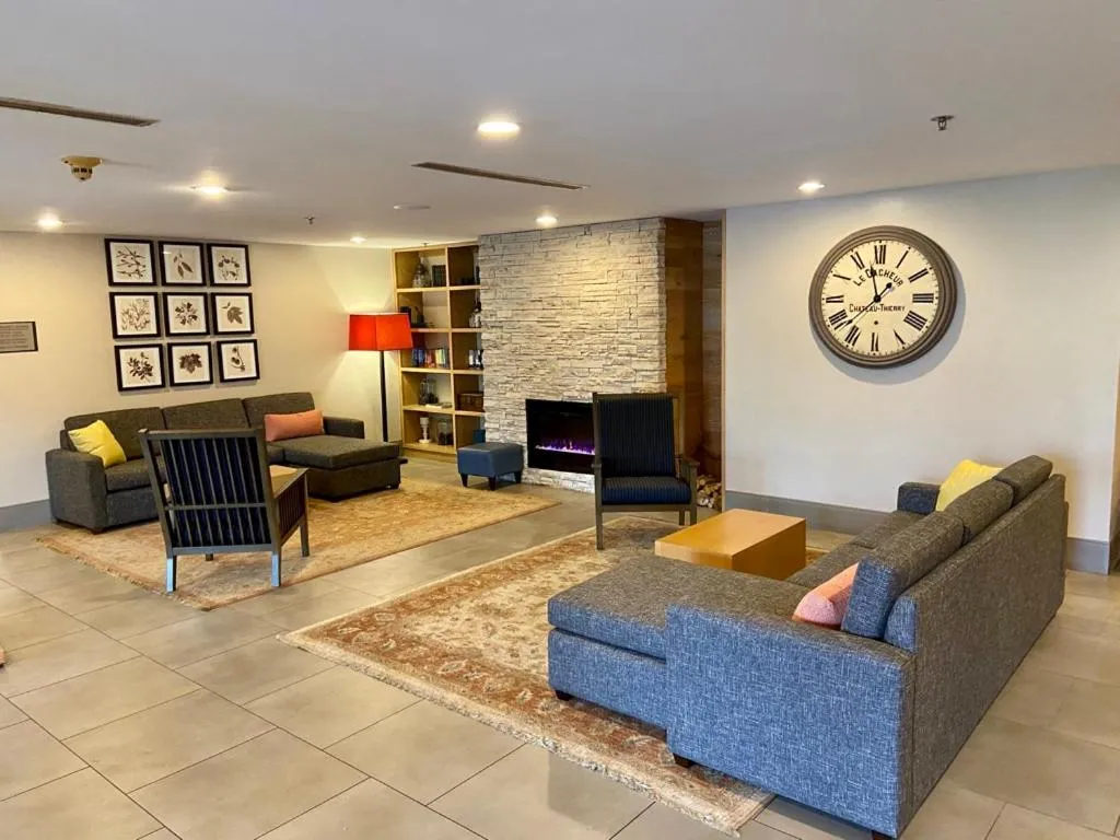 Lobby or reception in Country Inn & Suites by Radisson, Jackson, TN