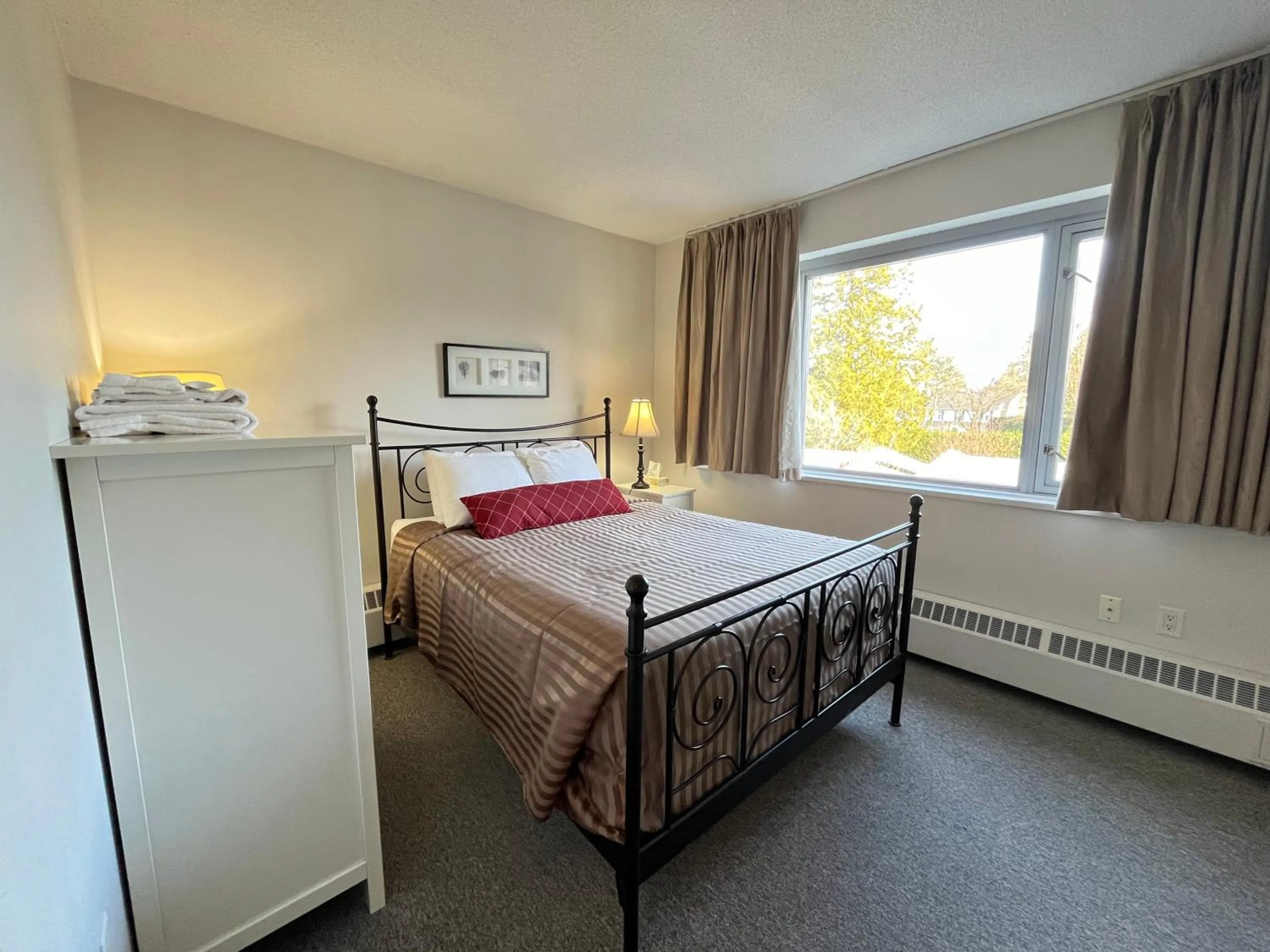 Photo of the whole room, Bed in Carey Centre on UBC campus
