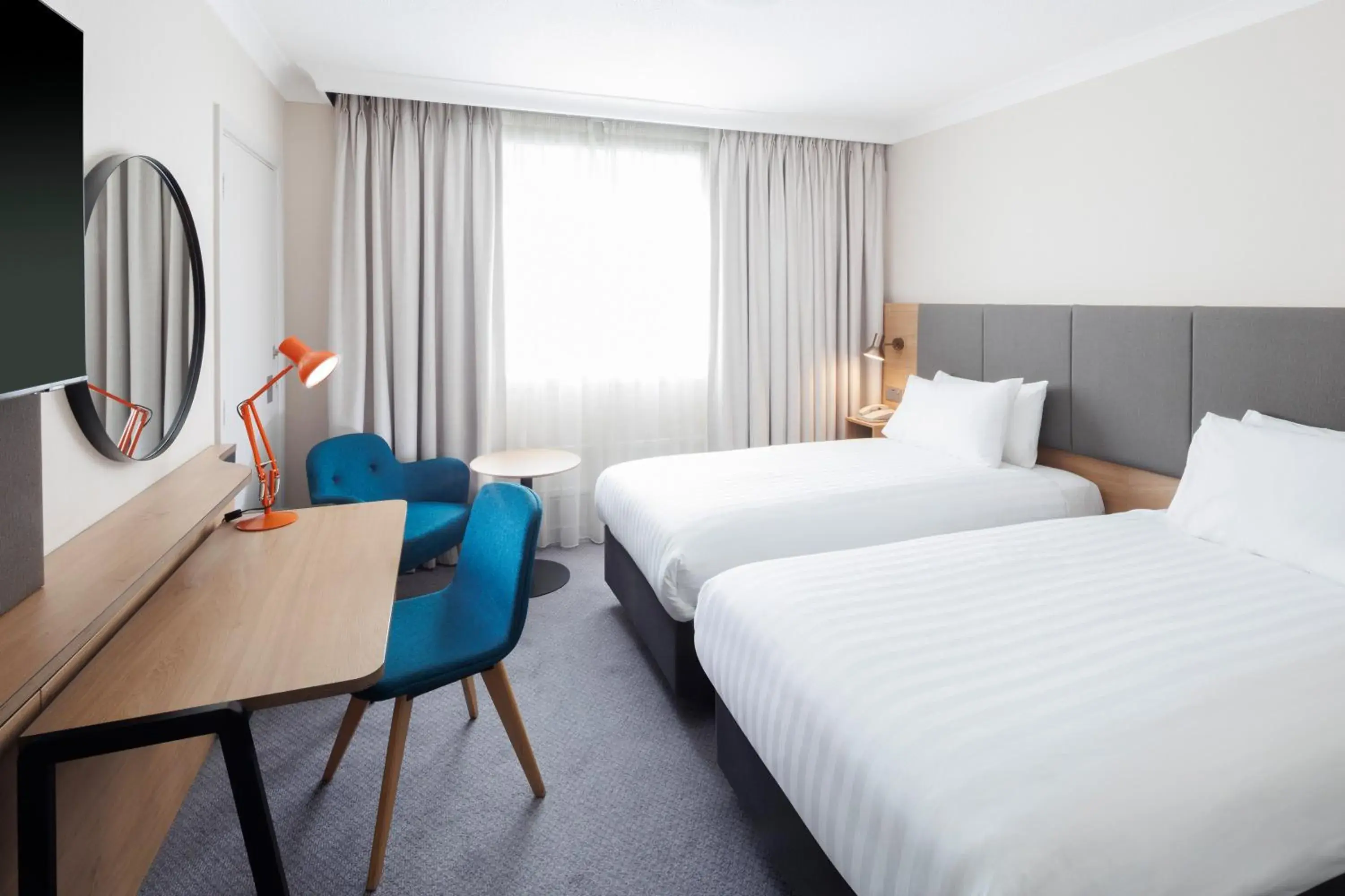 Standard Twin Room in Holiday Inn High Wycombe M40, Jct.4 by IHG Standard Twin Room in Holiday Inn High Wycombe M40, Jct.4 by IHG