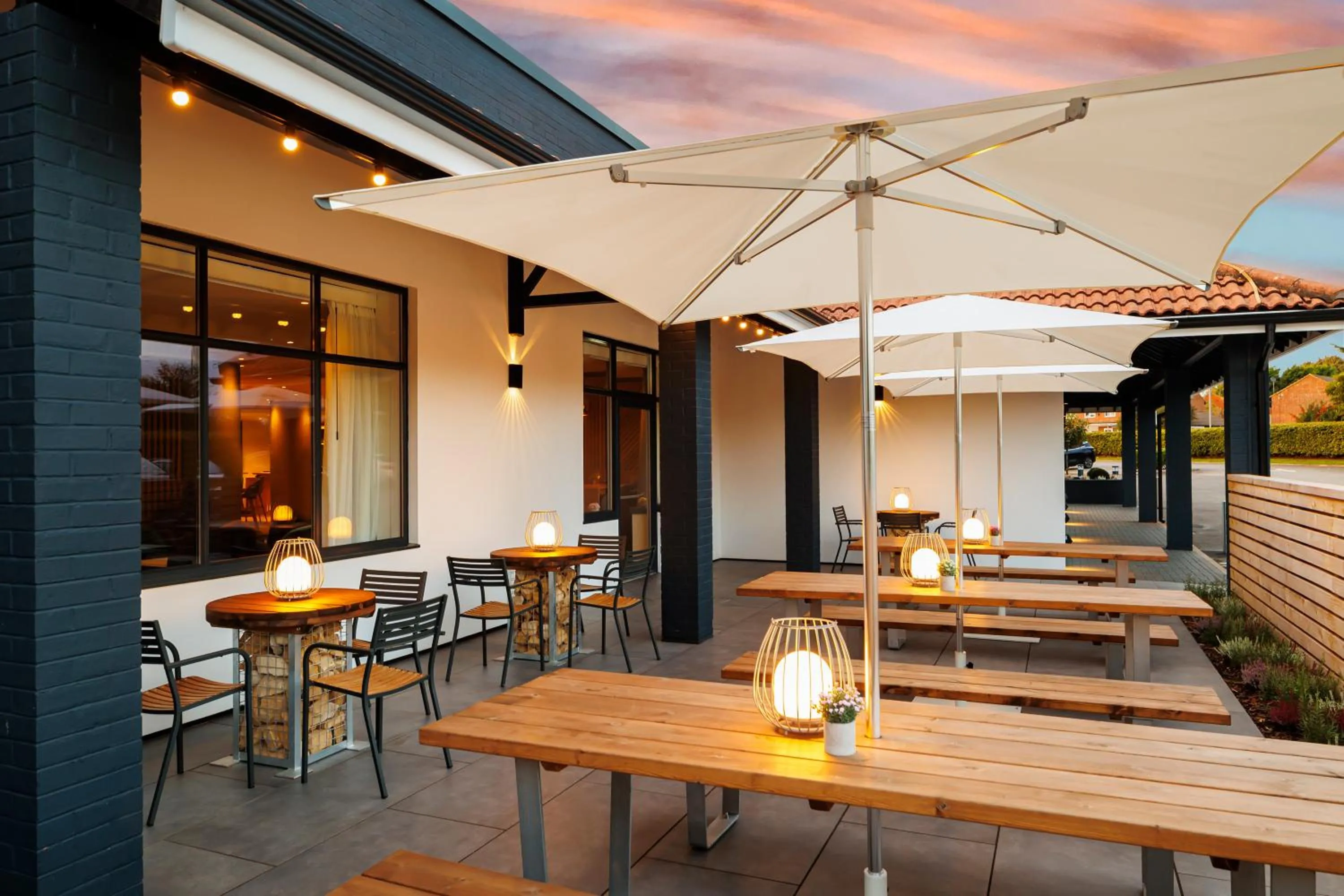 Property building in Holiday Inn High Wycombe M40, Jct.4 by IHG