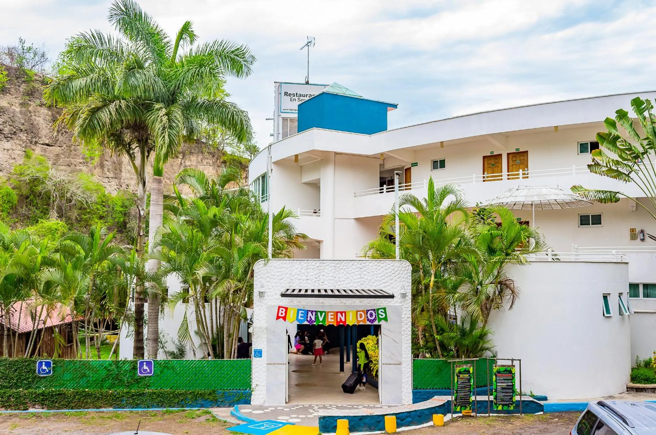 Facade/entrance in Hotel Puente Nacional & Spa
