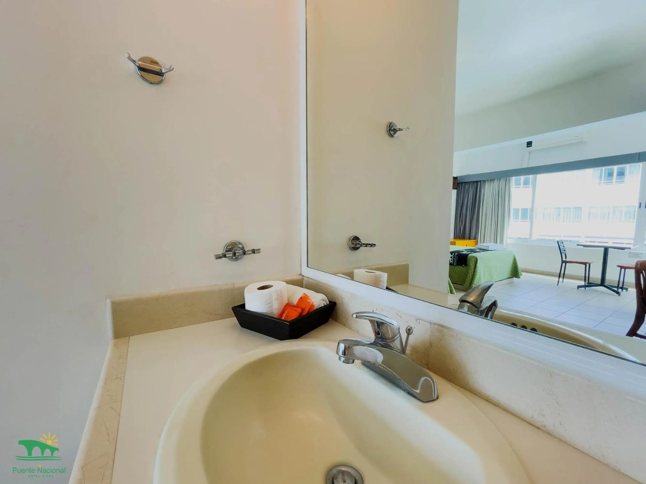 Bathroom in Hotel Puente Nacional & Spa