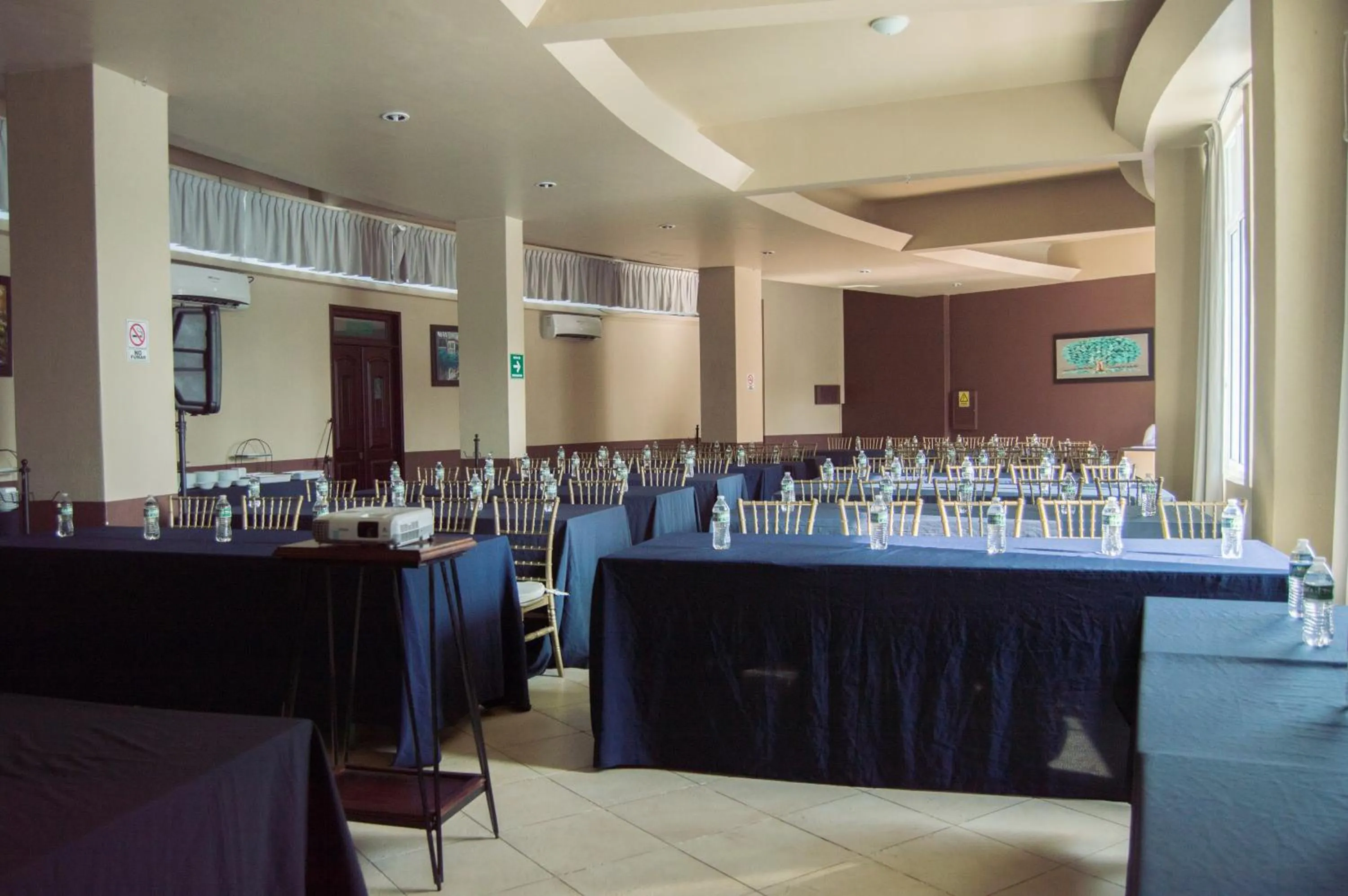 Business facilities in Hotel Puente Nacional & Spa