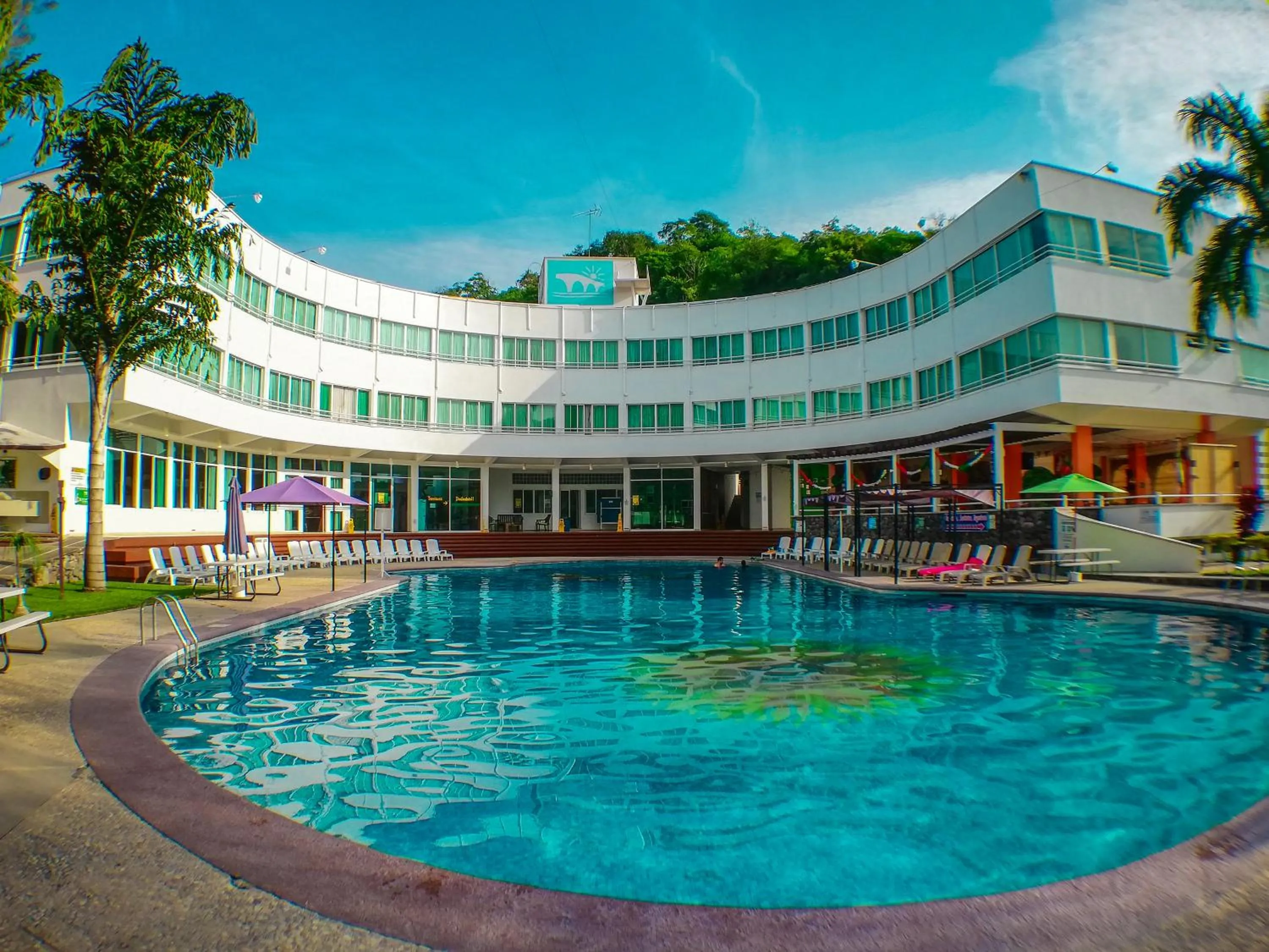 Facade/entrance in Hotel Puente Nacional & Spa