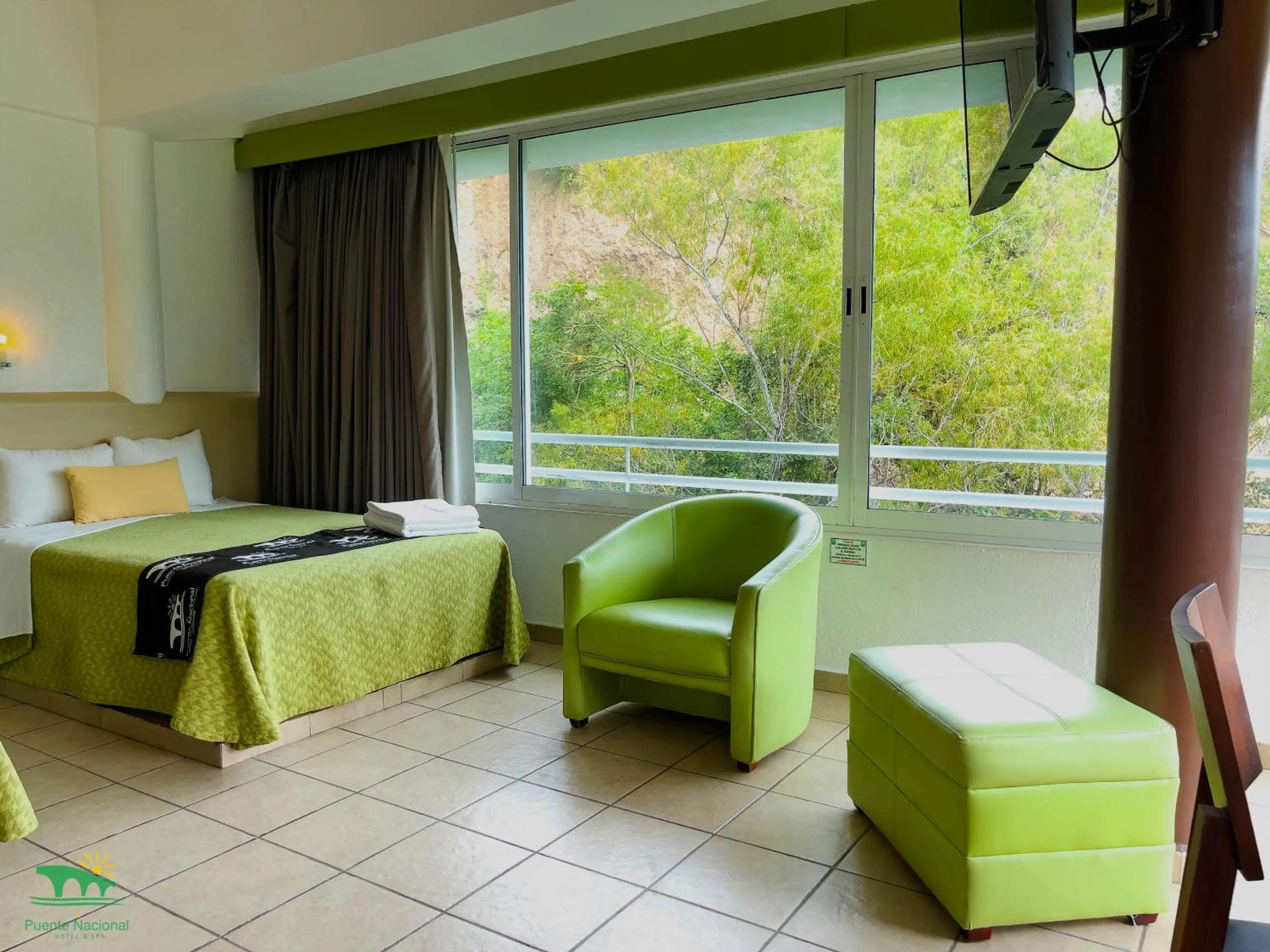 Bed in Hotel Puente Nacional & Spa