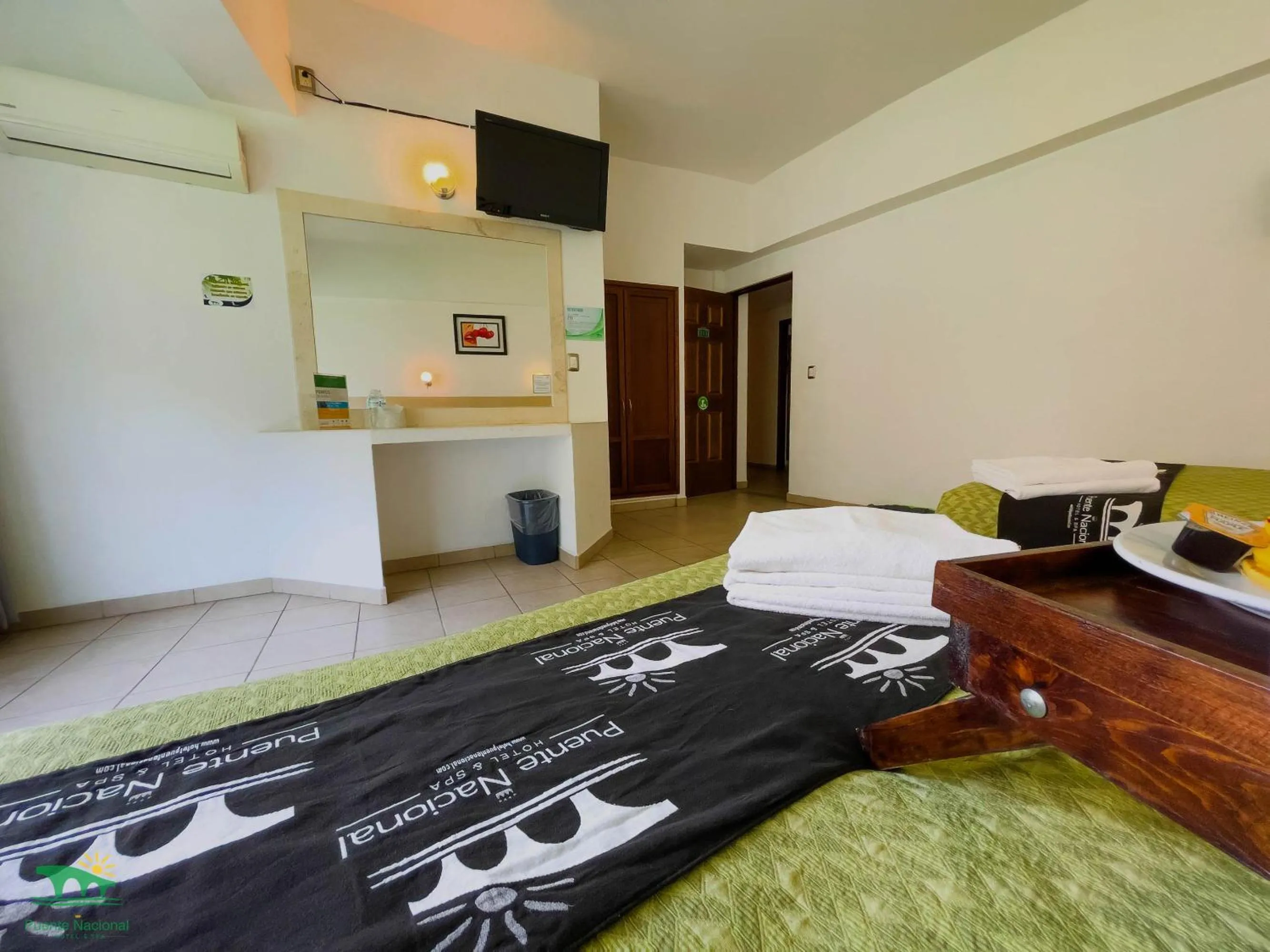 Bed in Hotel Puente Nacional & Spa