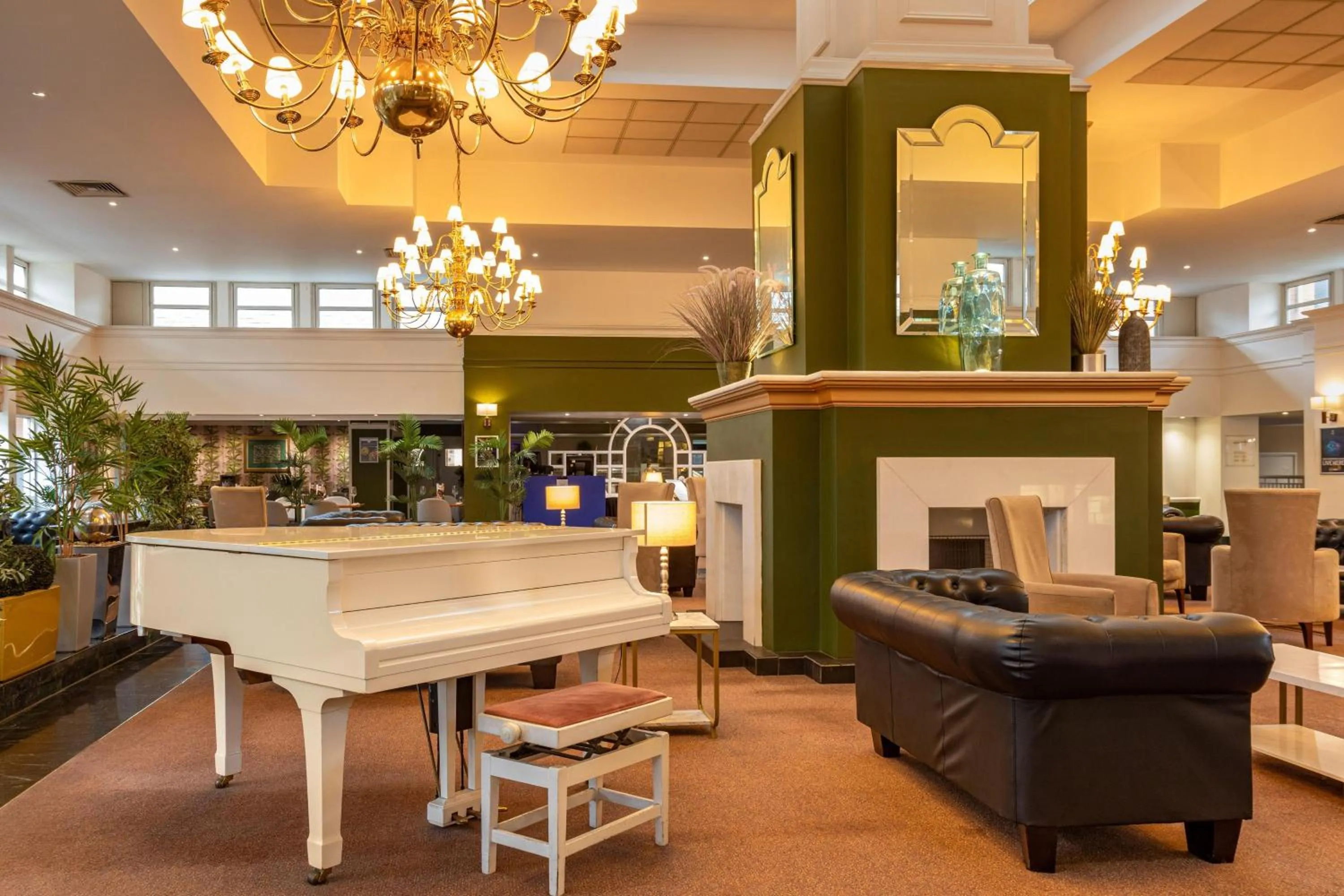 Lobby or reception in Bromsgrove Hotel