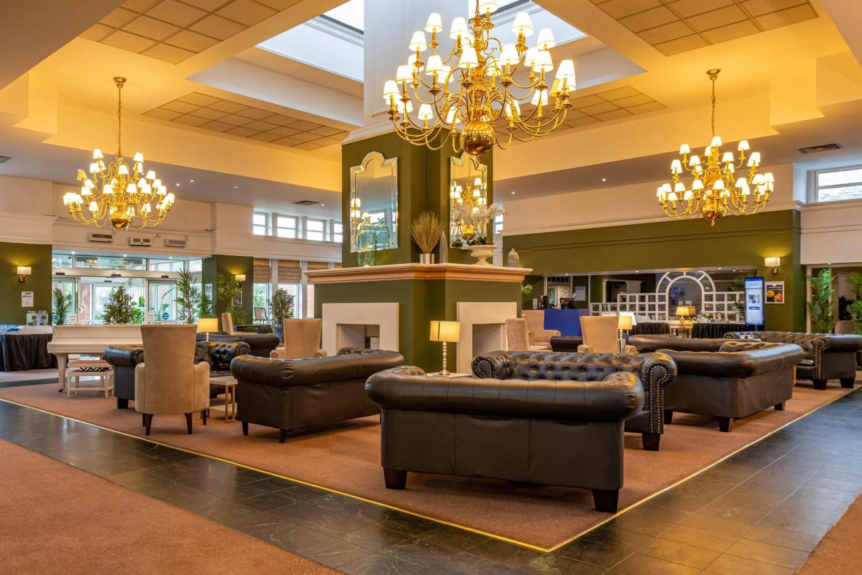 Lobby or reception in Bromsgrove Hotel