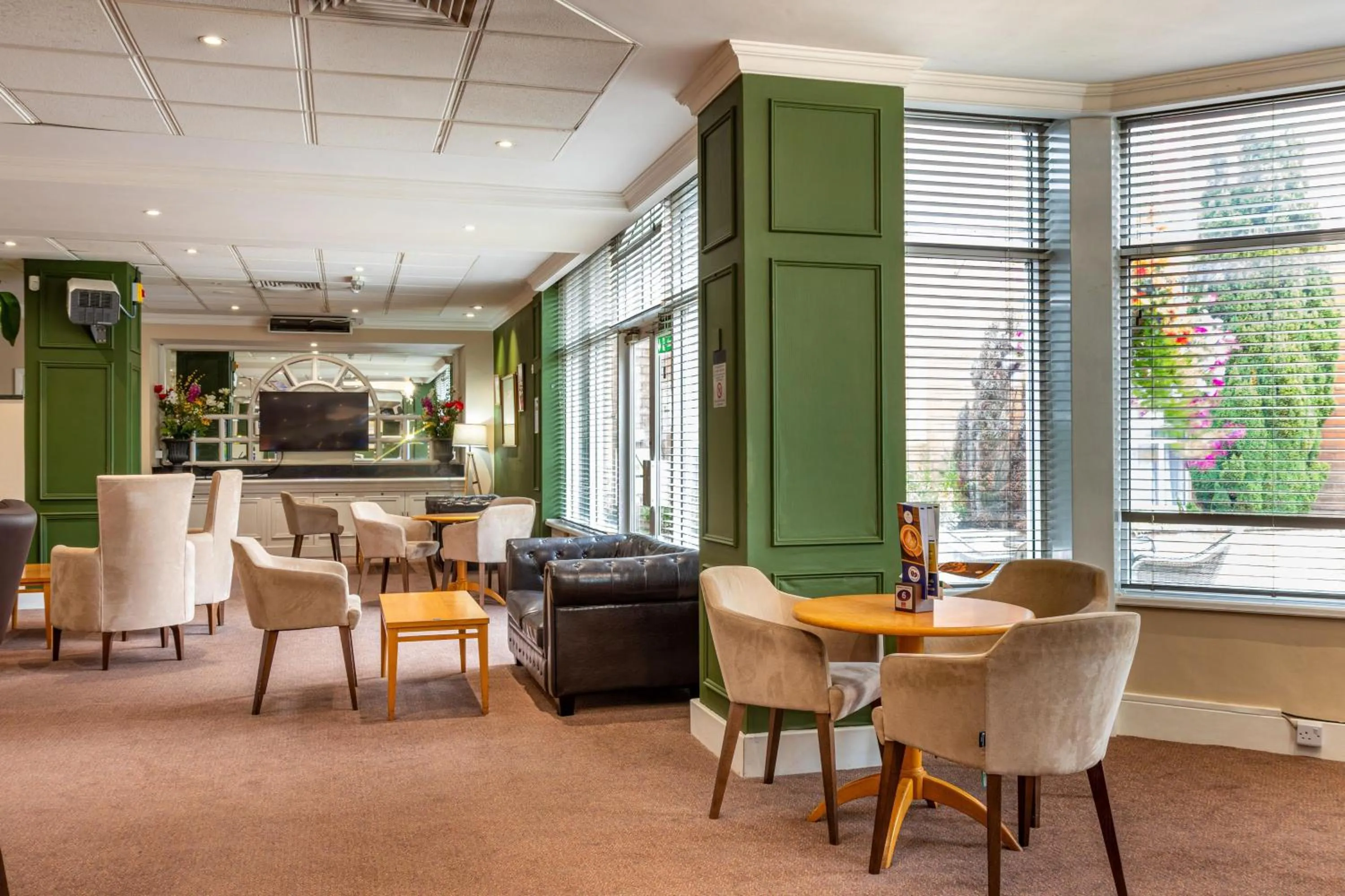 Lounge or bar in Bromsgrove Hotel