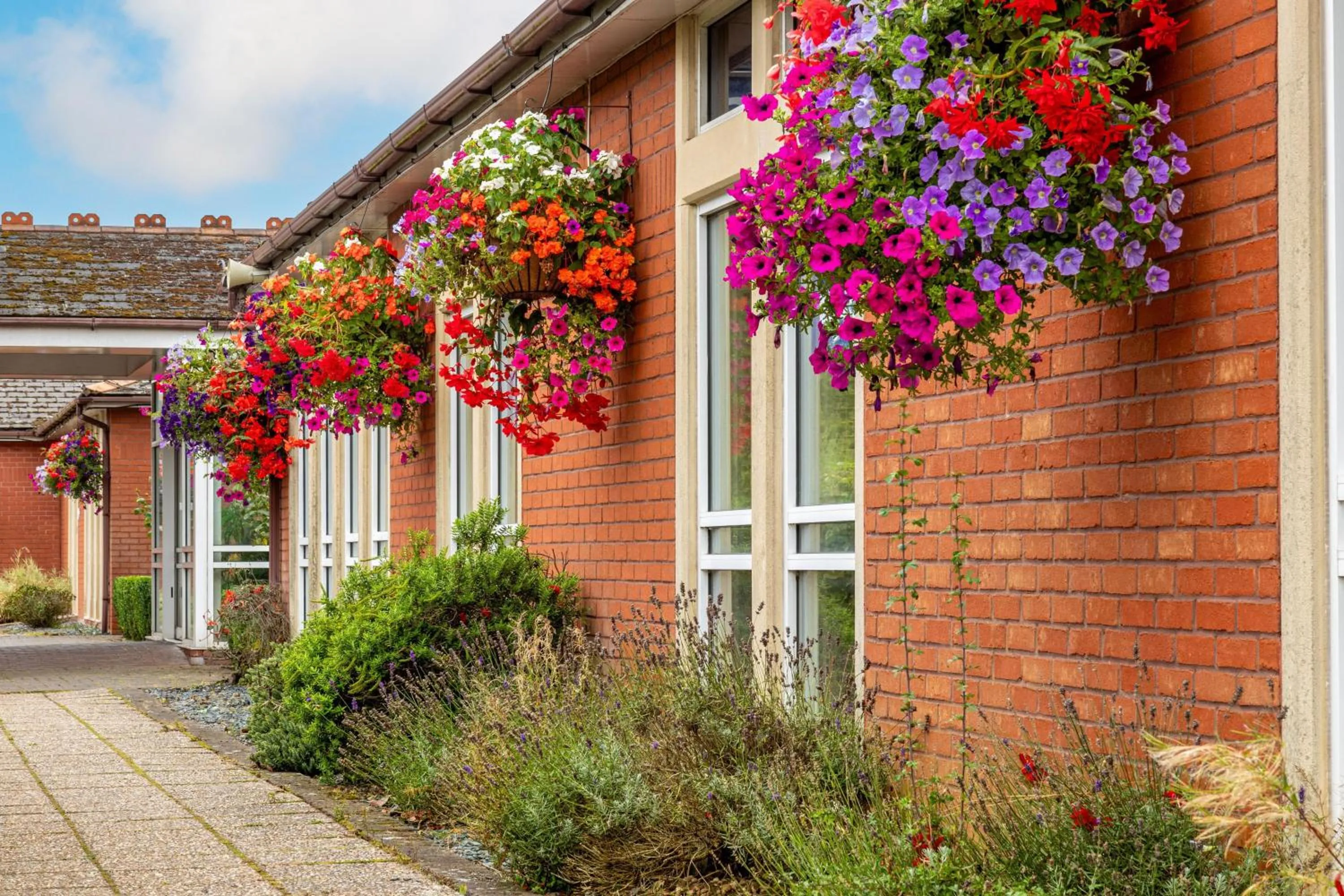 Facade/entrance in Bromsgrove Hotel