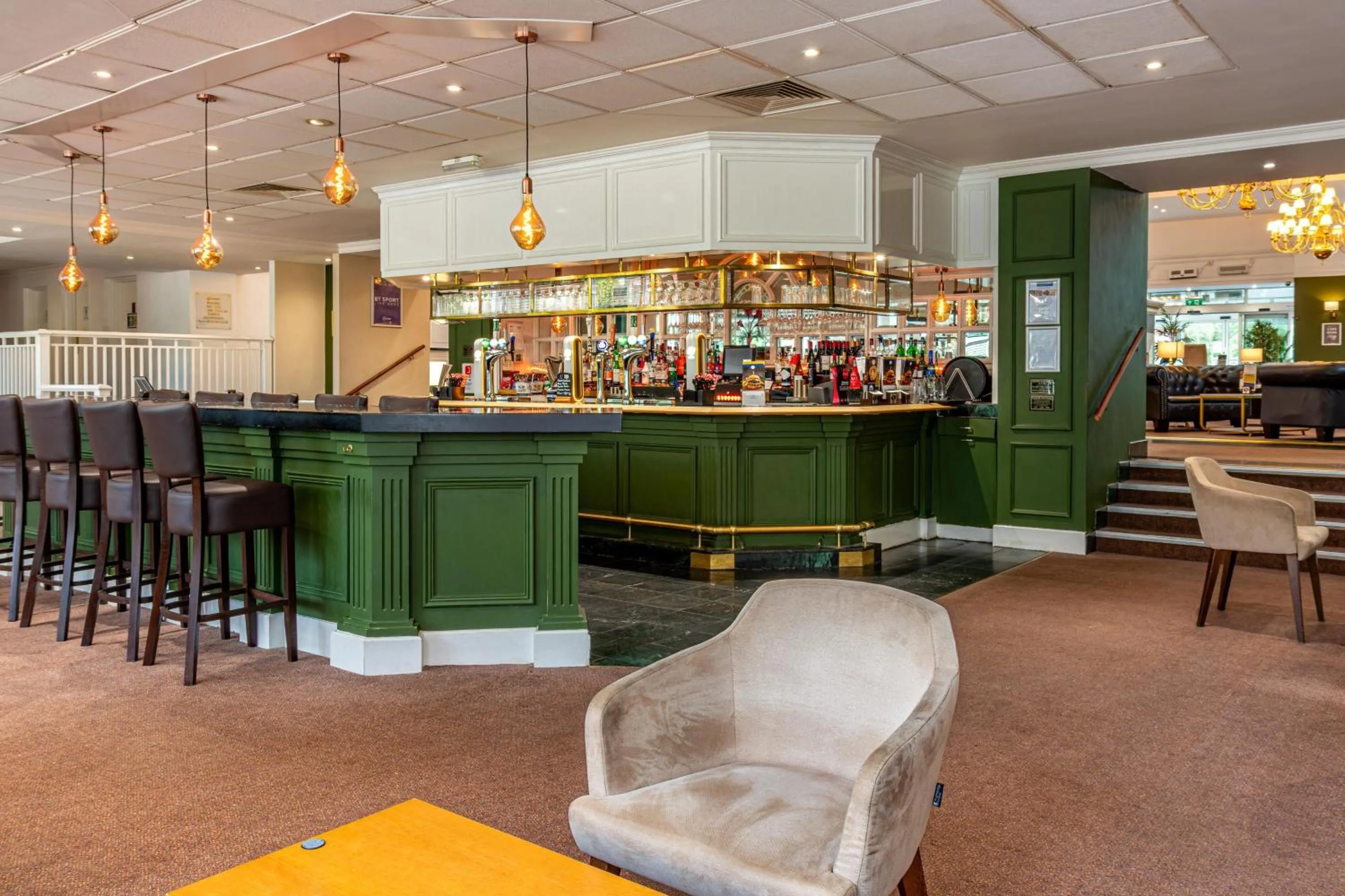 Lounge or bar in Bromsgrove Hotel