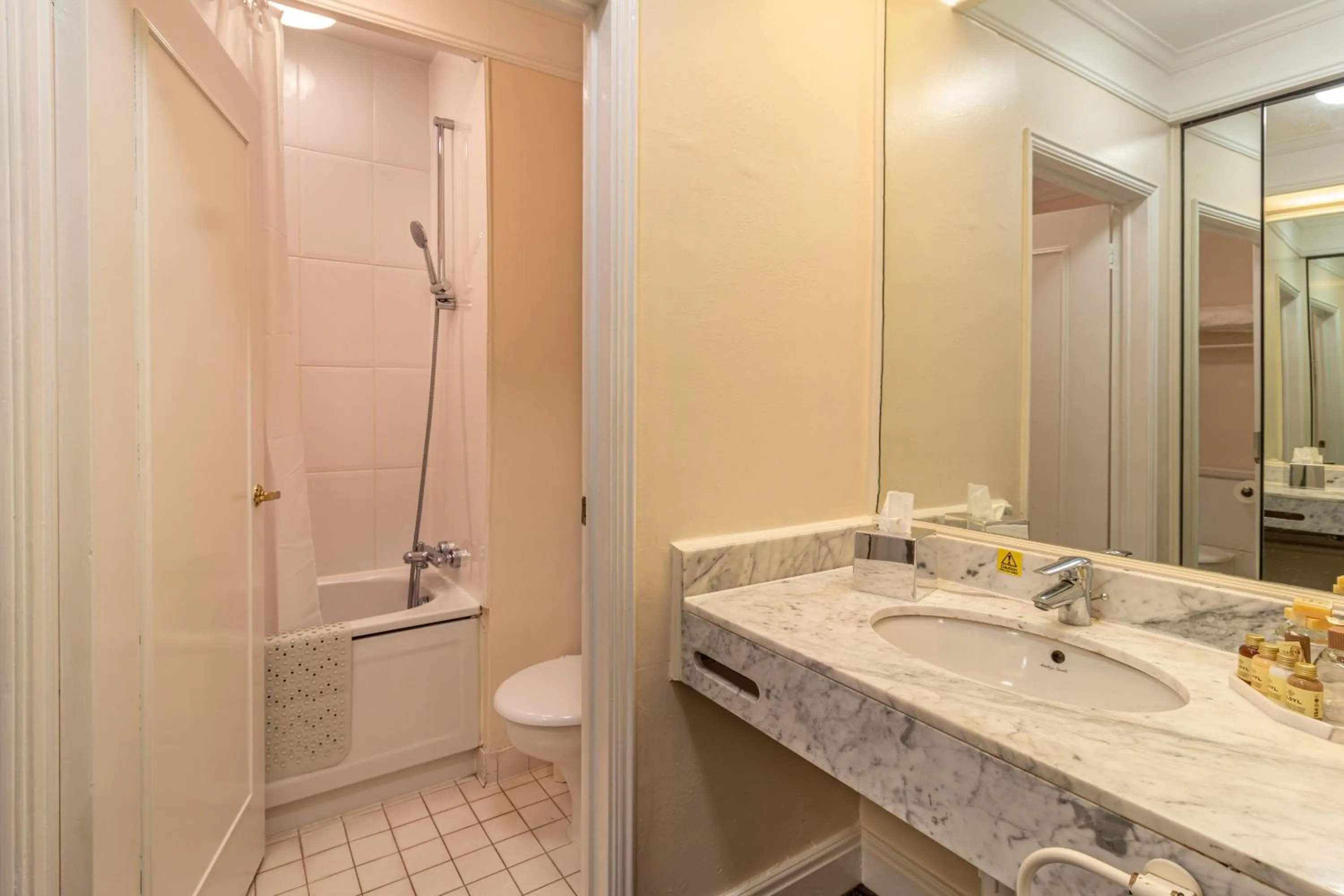 Shower in Bromsgrove Hotel