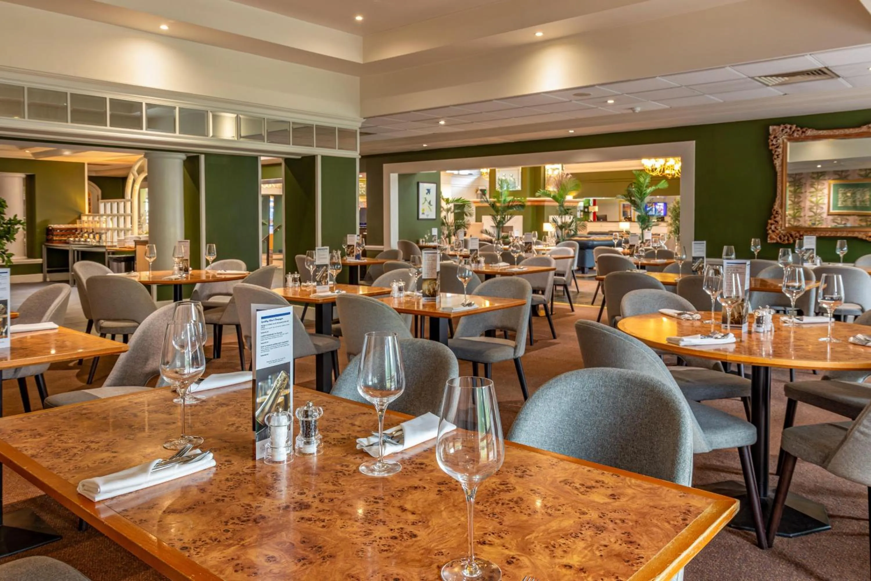 Restaurant/places to eat in Bromsgrove Hotel