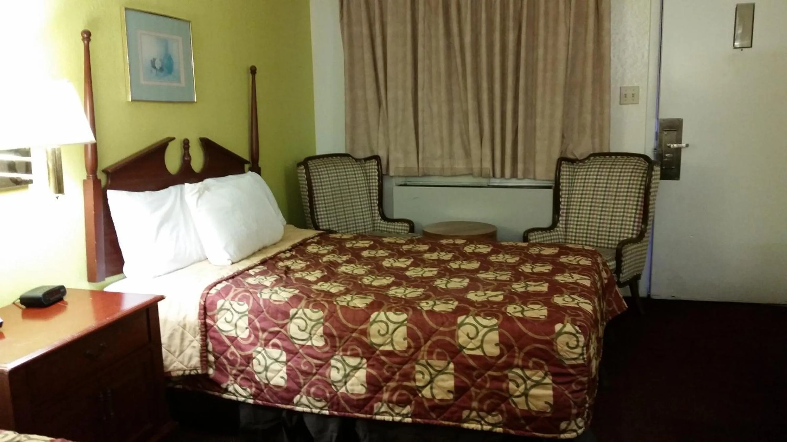Bed in San Marcos Inn