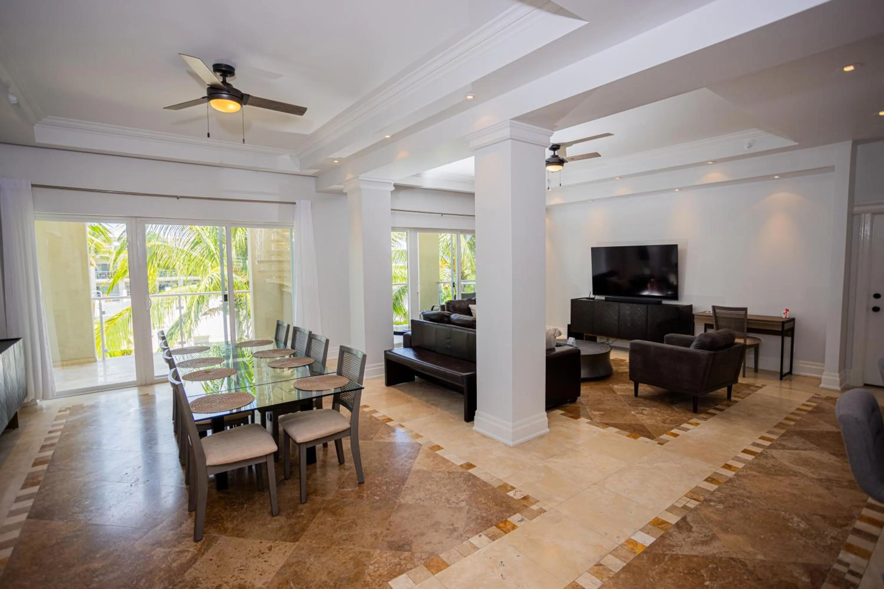 Communal lounge/ TV room in The Atrium Resort