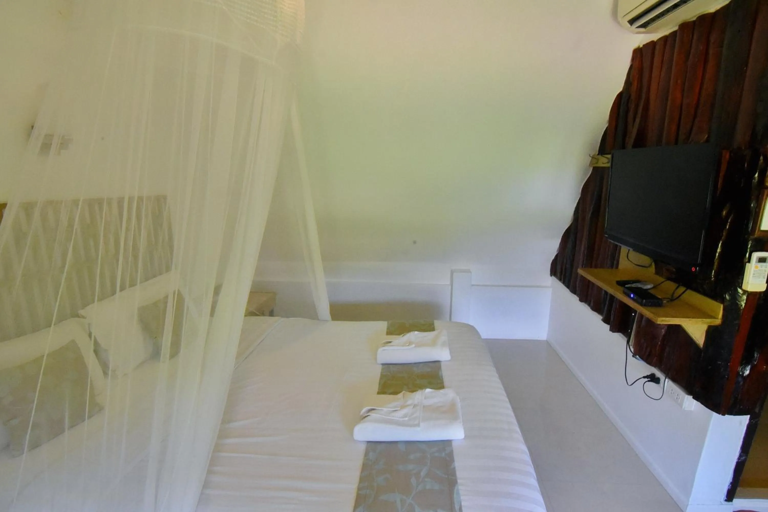 Bed in Suan Sai Yok Resort