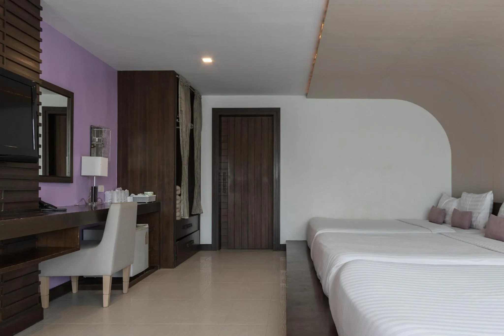 Photo of the whole room, Bed in Suan Sai Yok Resort