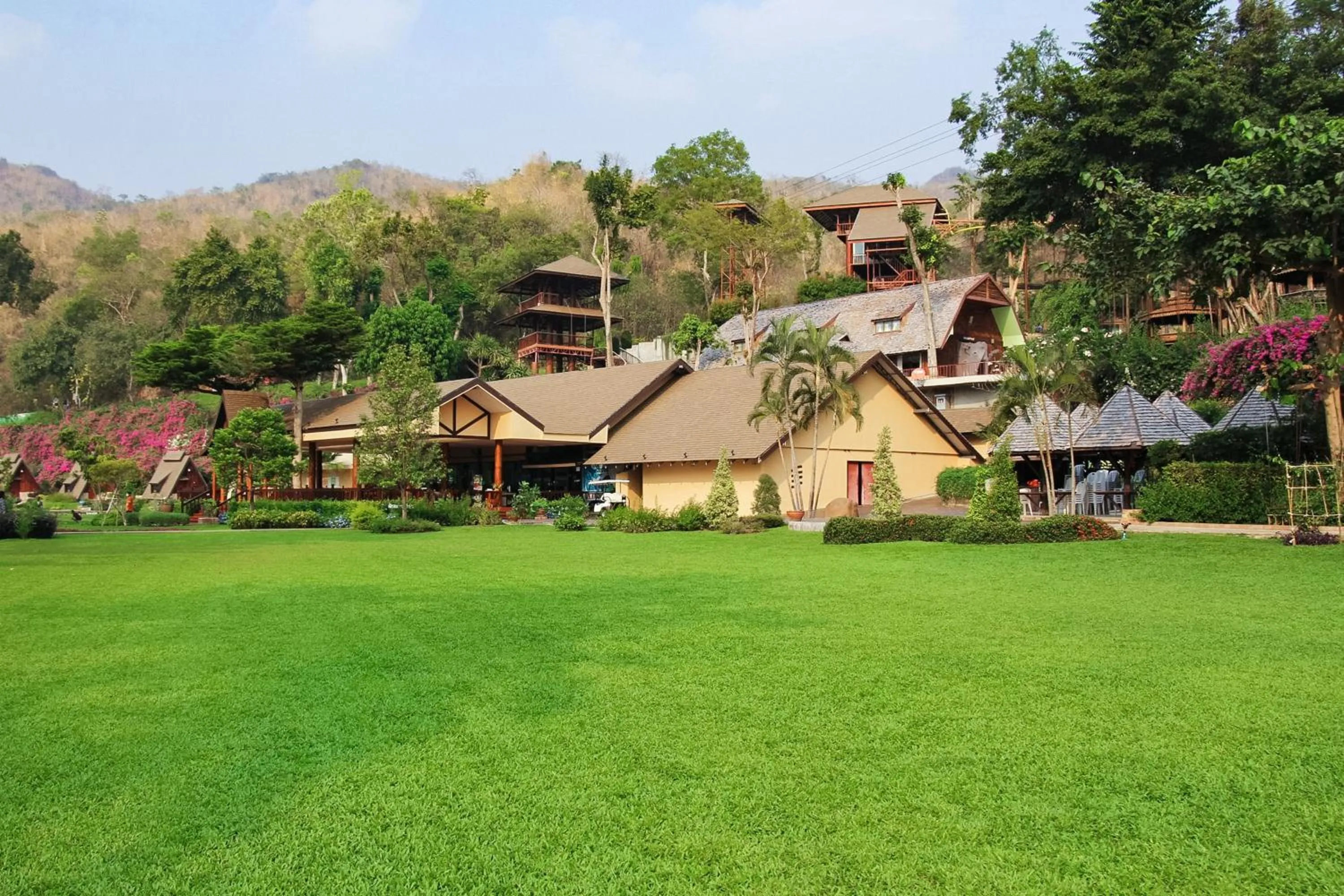 Restaurant/places to eat in Suan Sai Yok Resort