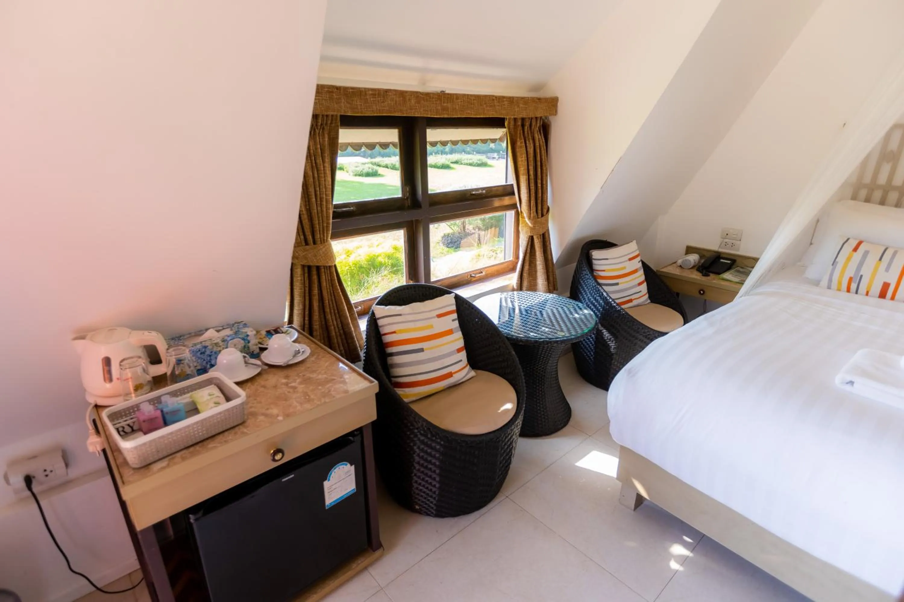 Coffee/tea facilities, Bed in Suan Sai Yok Resort