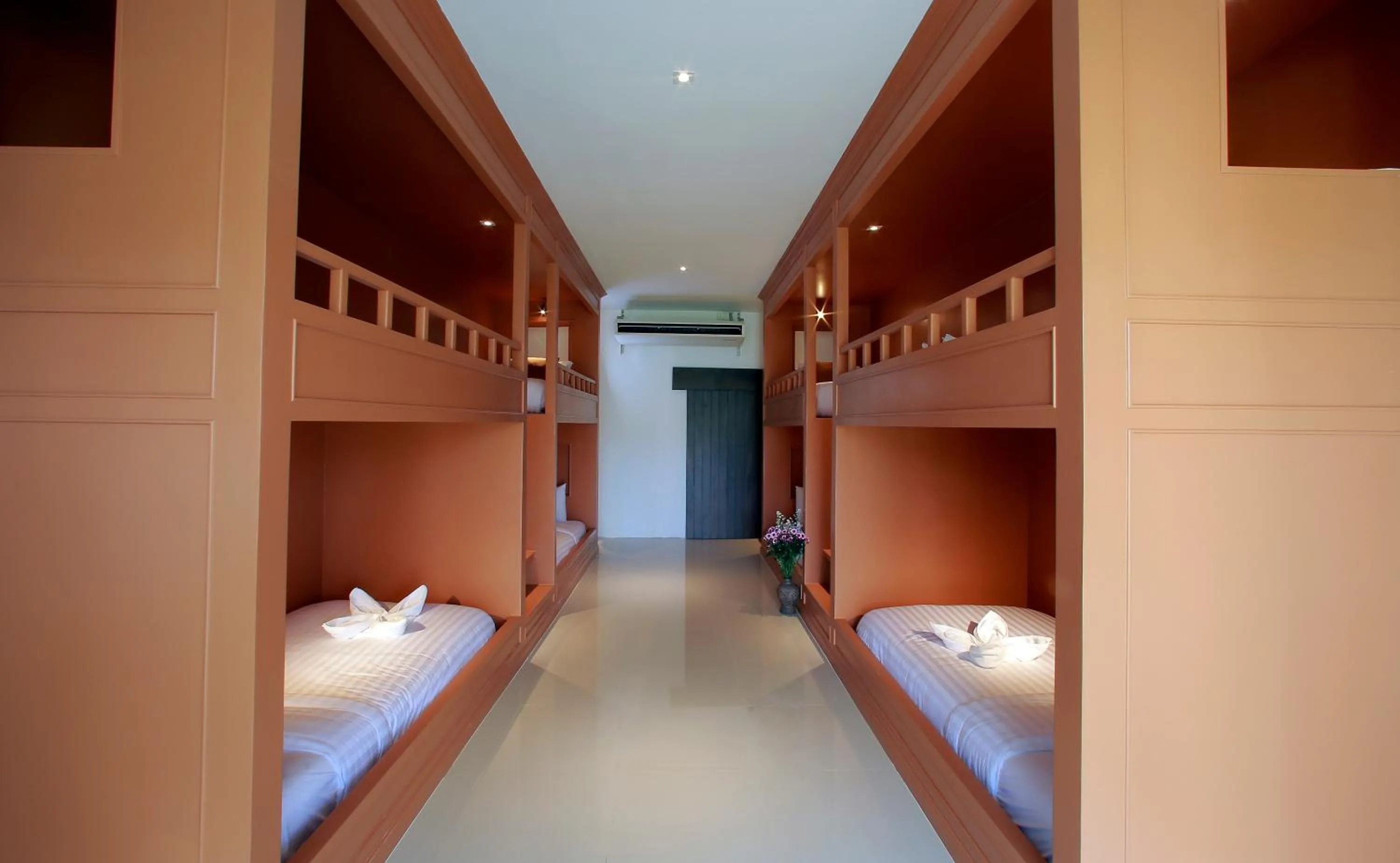 Photo of the whole room, Bed in Suan Sai Yok Resort