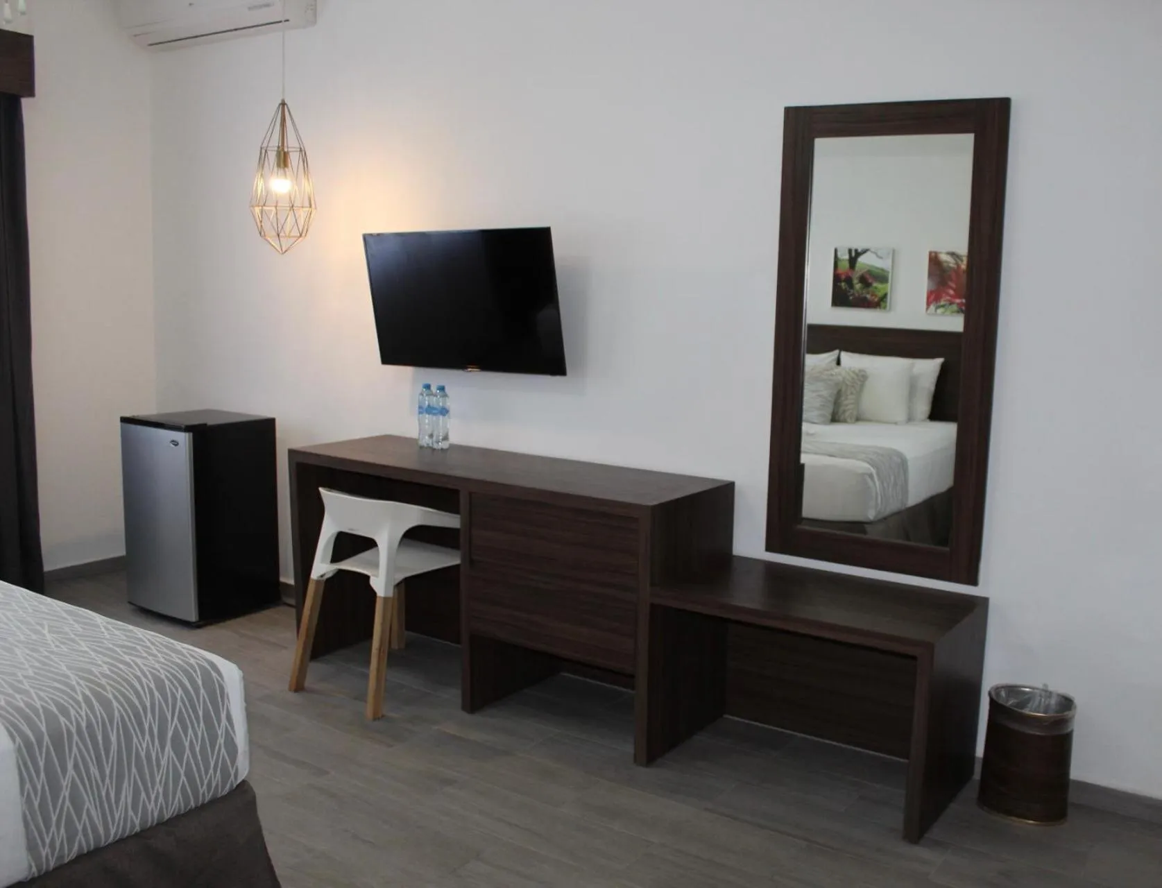 Photo of the whole room, Bed in Mesón de la Luna Hotel & Spa