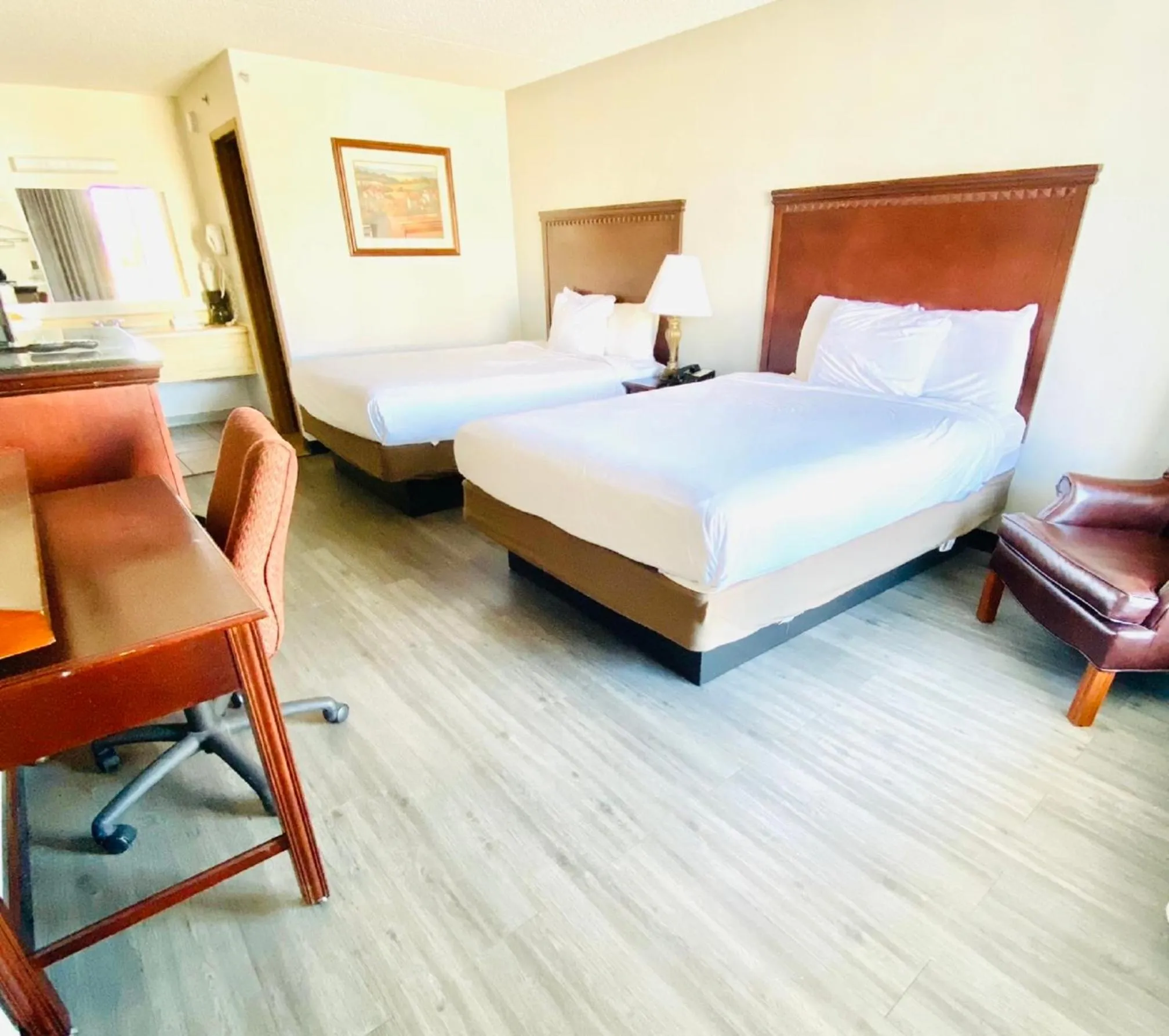 Photo of the whole room, Bed in Willow Tree Inn Branson