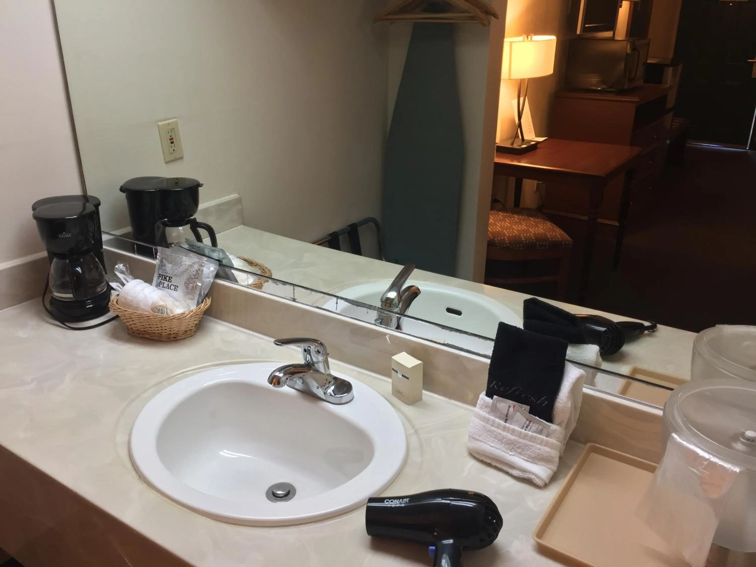 Decorative detail in Docker's Inn