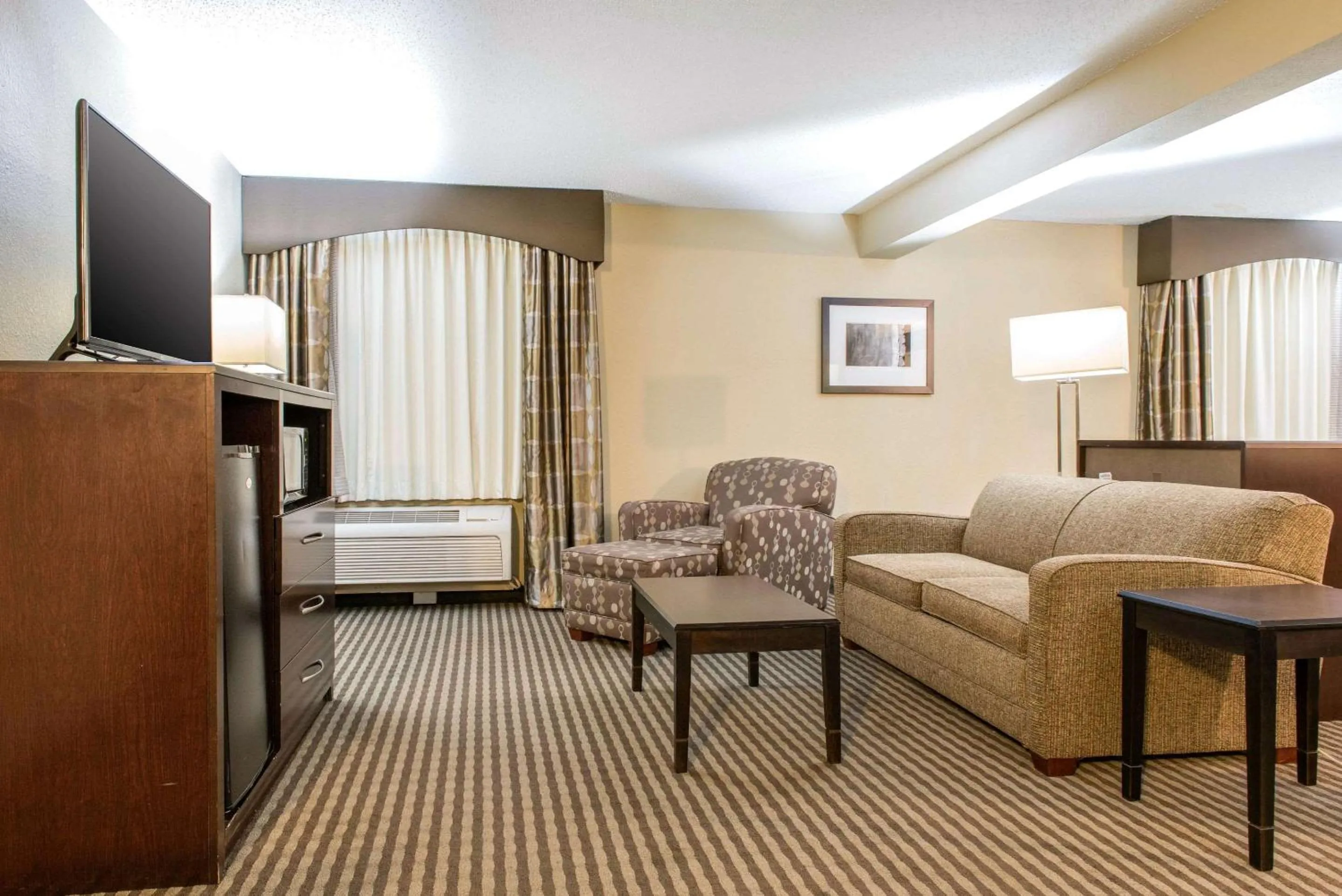 Photo of the whole room in Quality Inn Festus