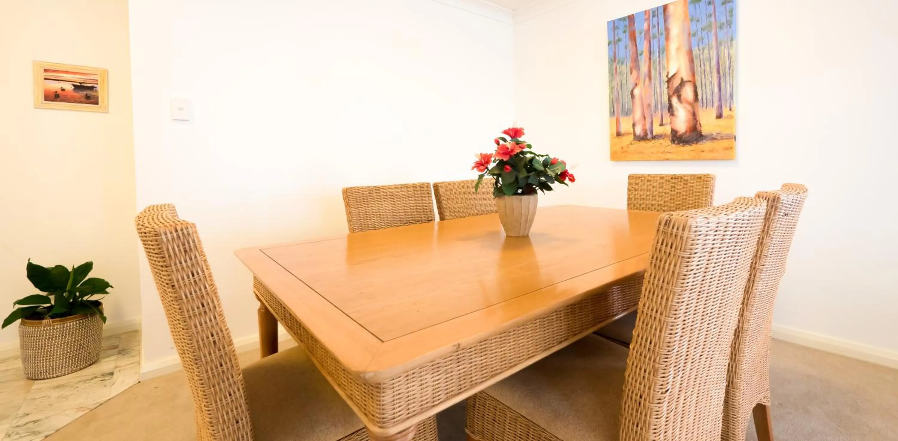 Dining area in Victoria Square Apartments