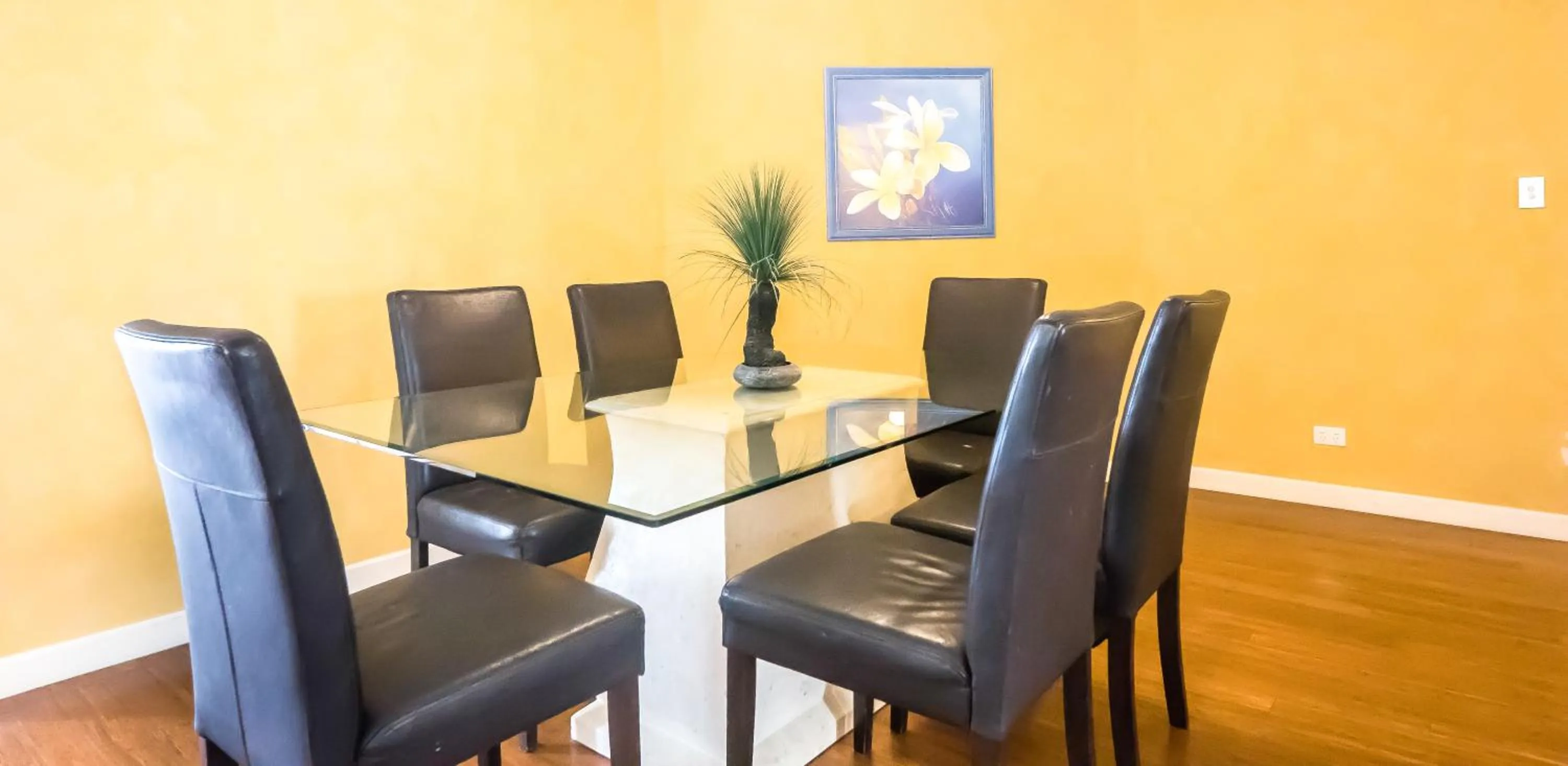 Dining area in Victoria Square Apartments