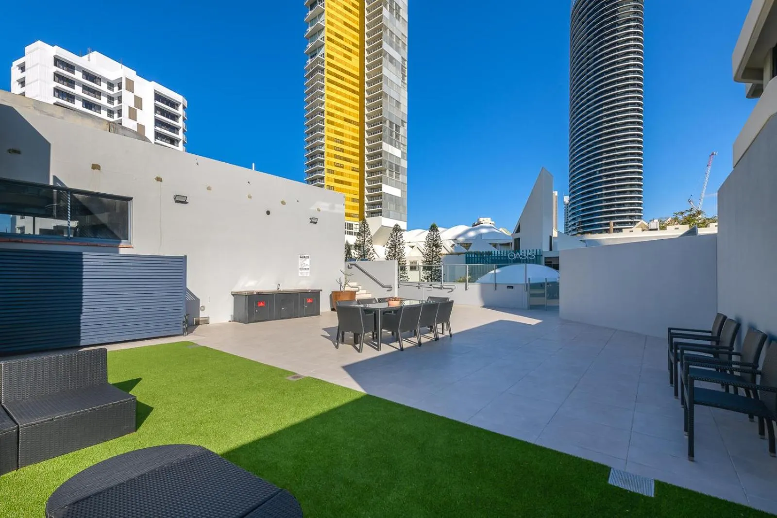 Swimming pool in Victoria Square Apartments