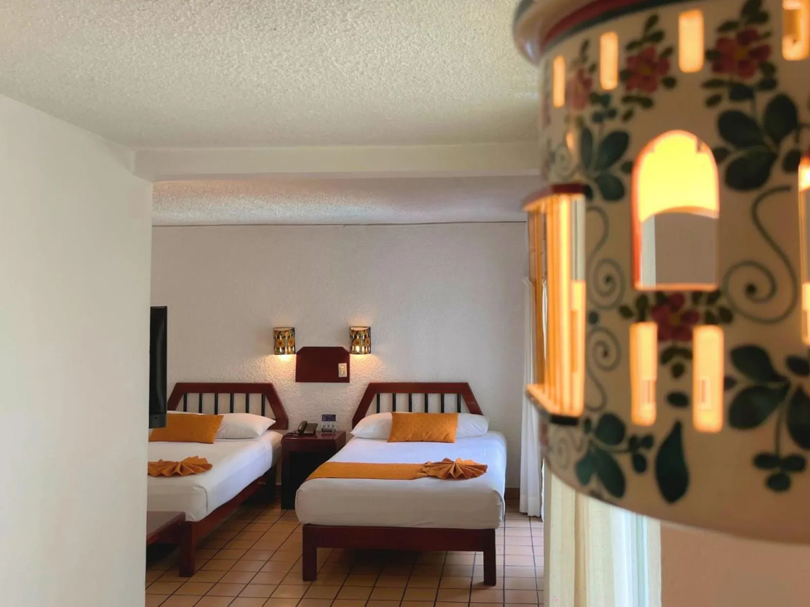 Photo of the whole room, Bed in Hotel Maya Palenque