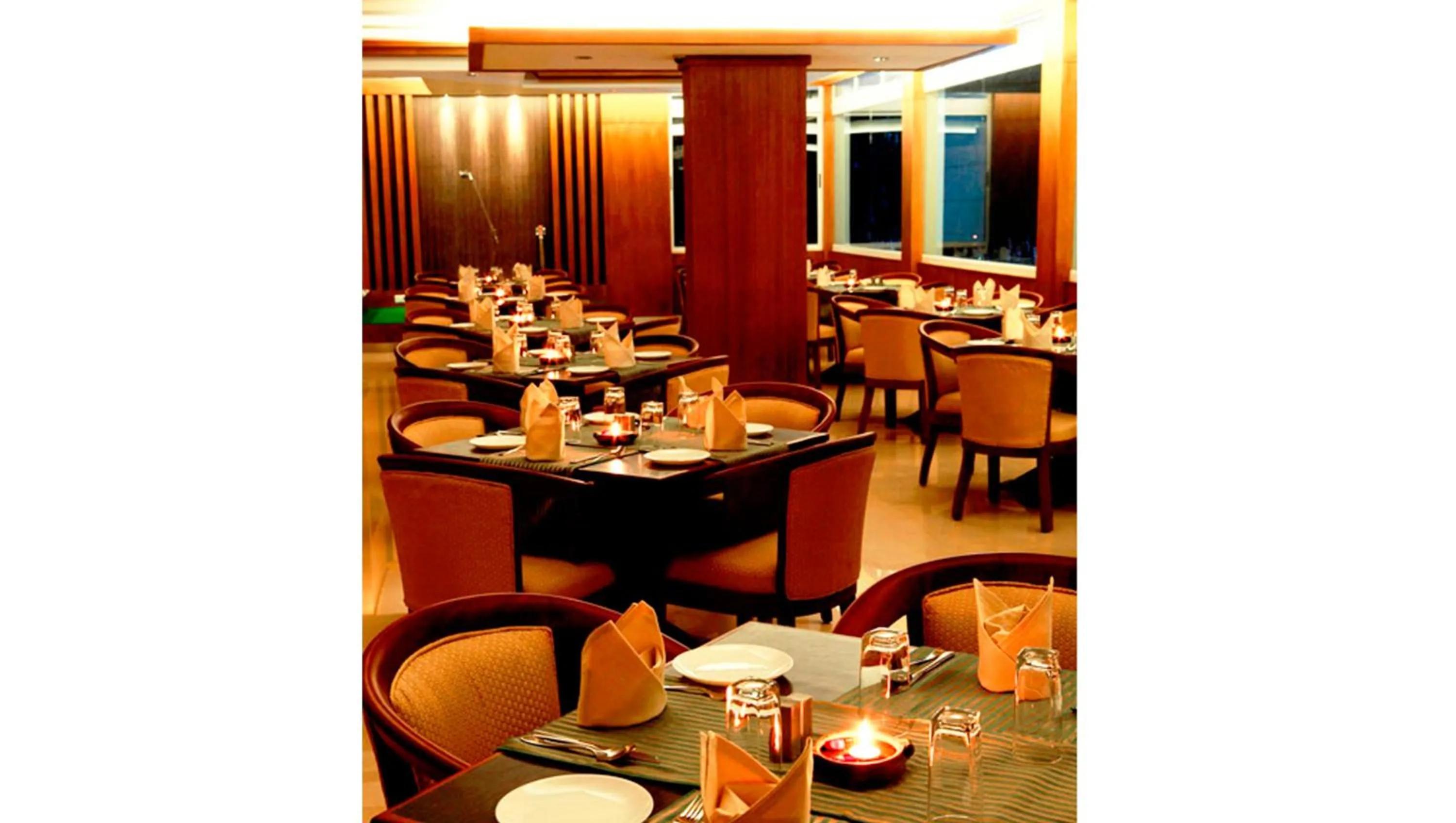 Restaurant/places to eat in Clouds Valley Hotel